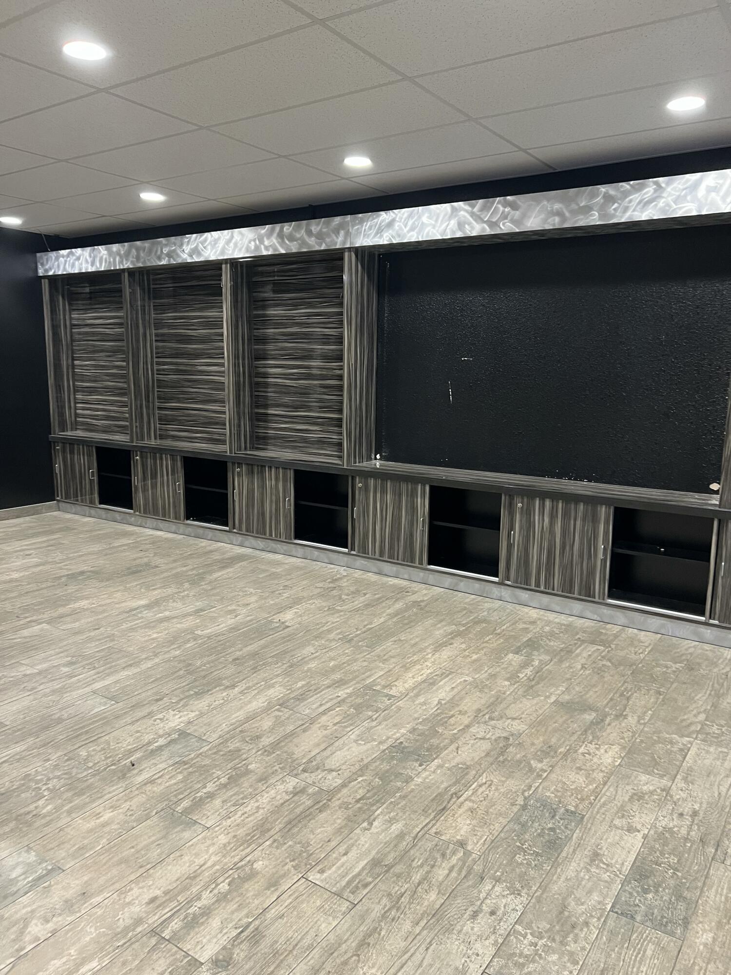 Photo 22 - Commercial Lease for sale – 1868 S Glenstone Avenue  Springfield, MO