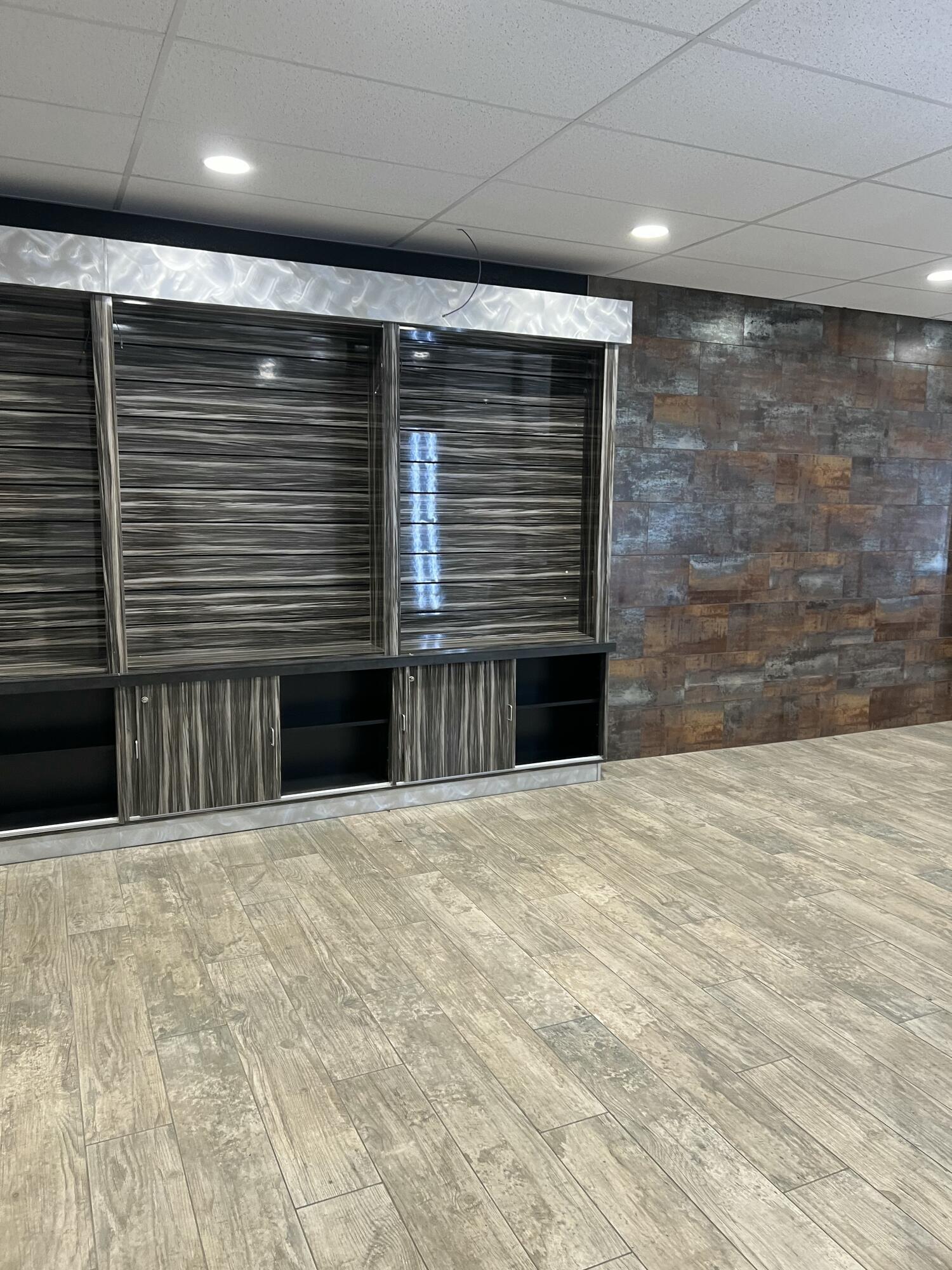 Photo 23 - Commercial Lease for sale – 1868 S Glenstone Avenue  Springfield, MO