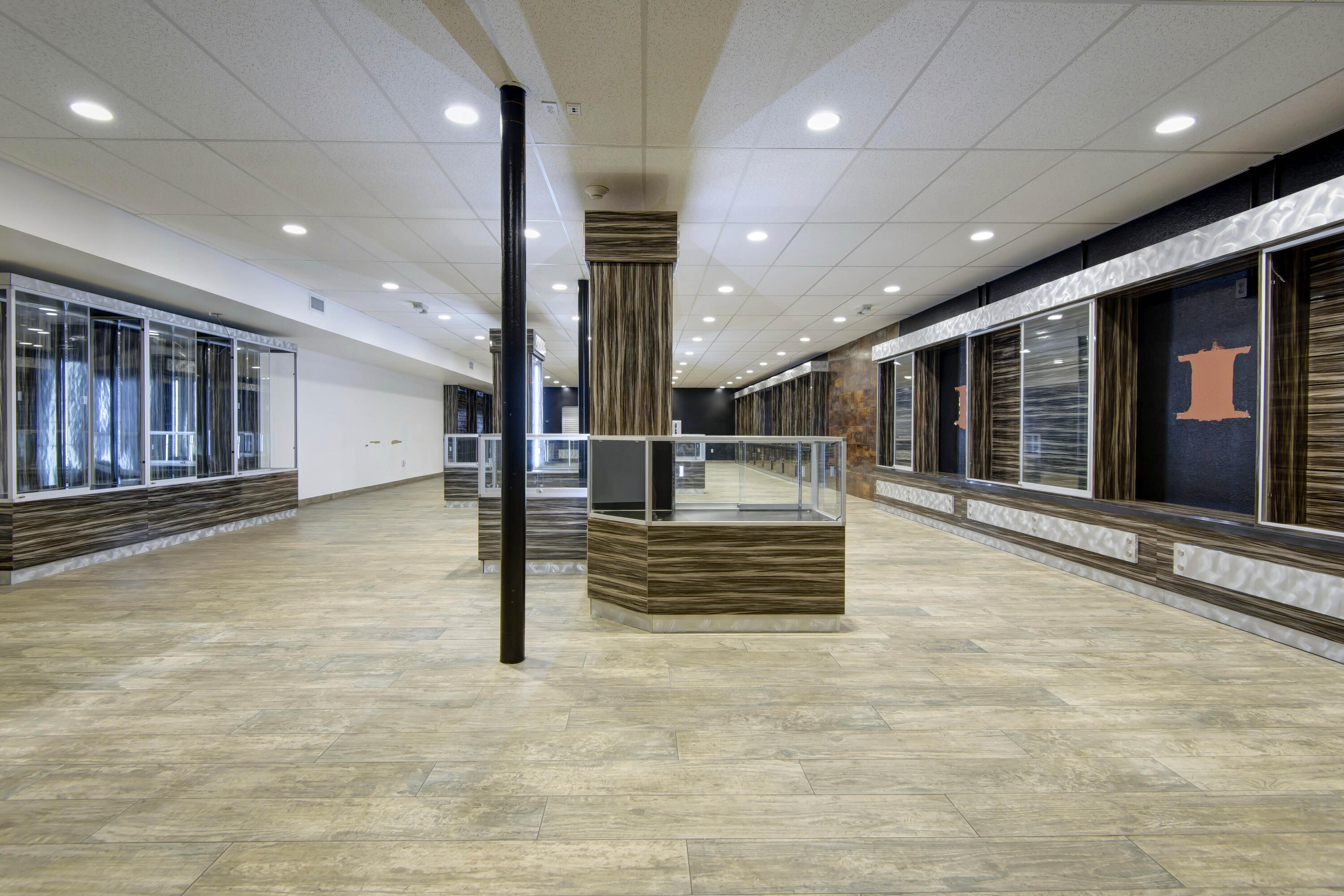 Photo 14 - Commercial Lease for sale – 1868 S Glenstone Avenue  Springfield, MO