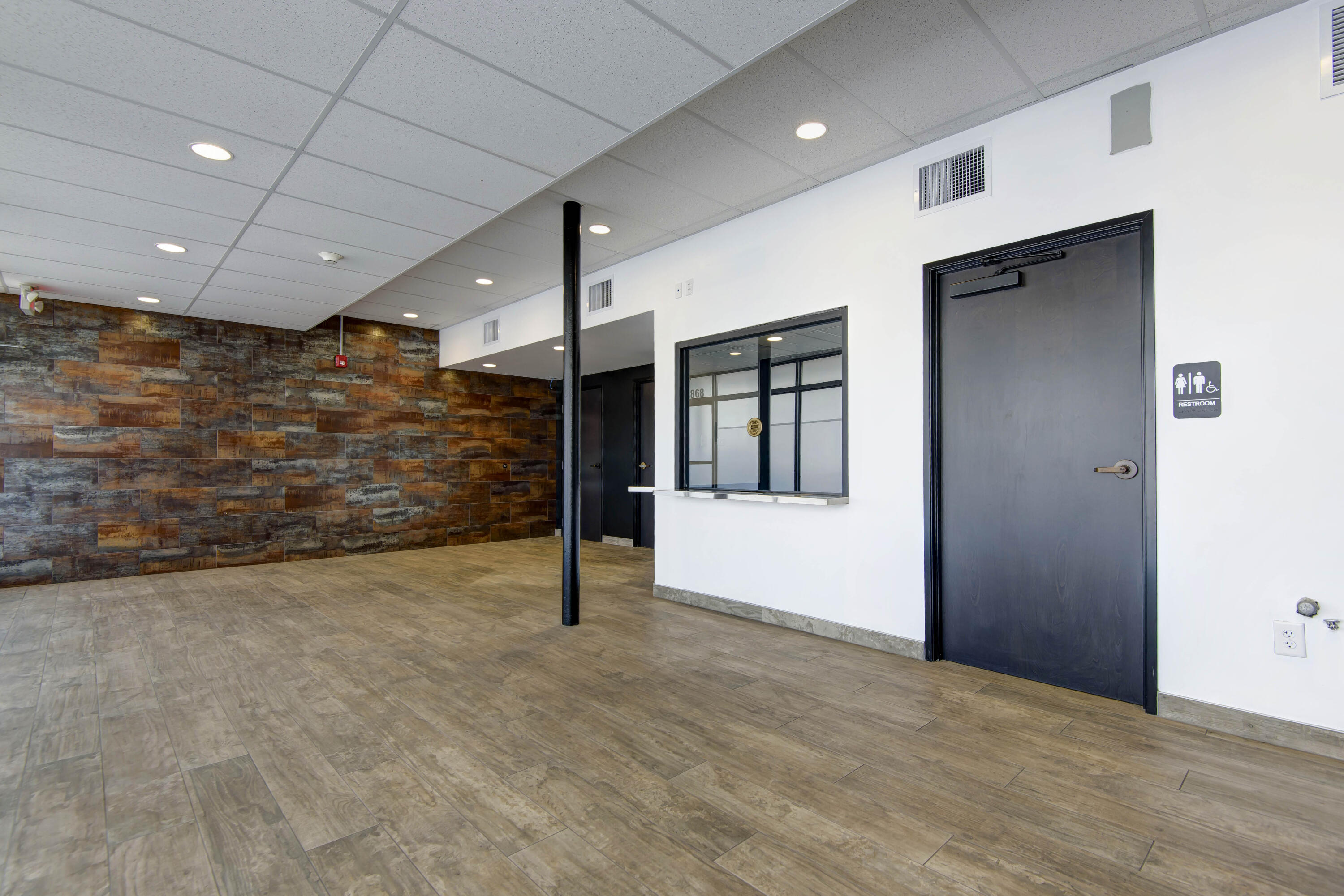 Photo 10 - Commercial Lease for sale – 1868 S Glenstone Avenue  Springfield, MO