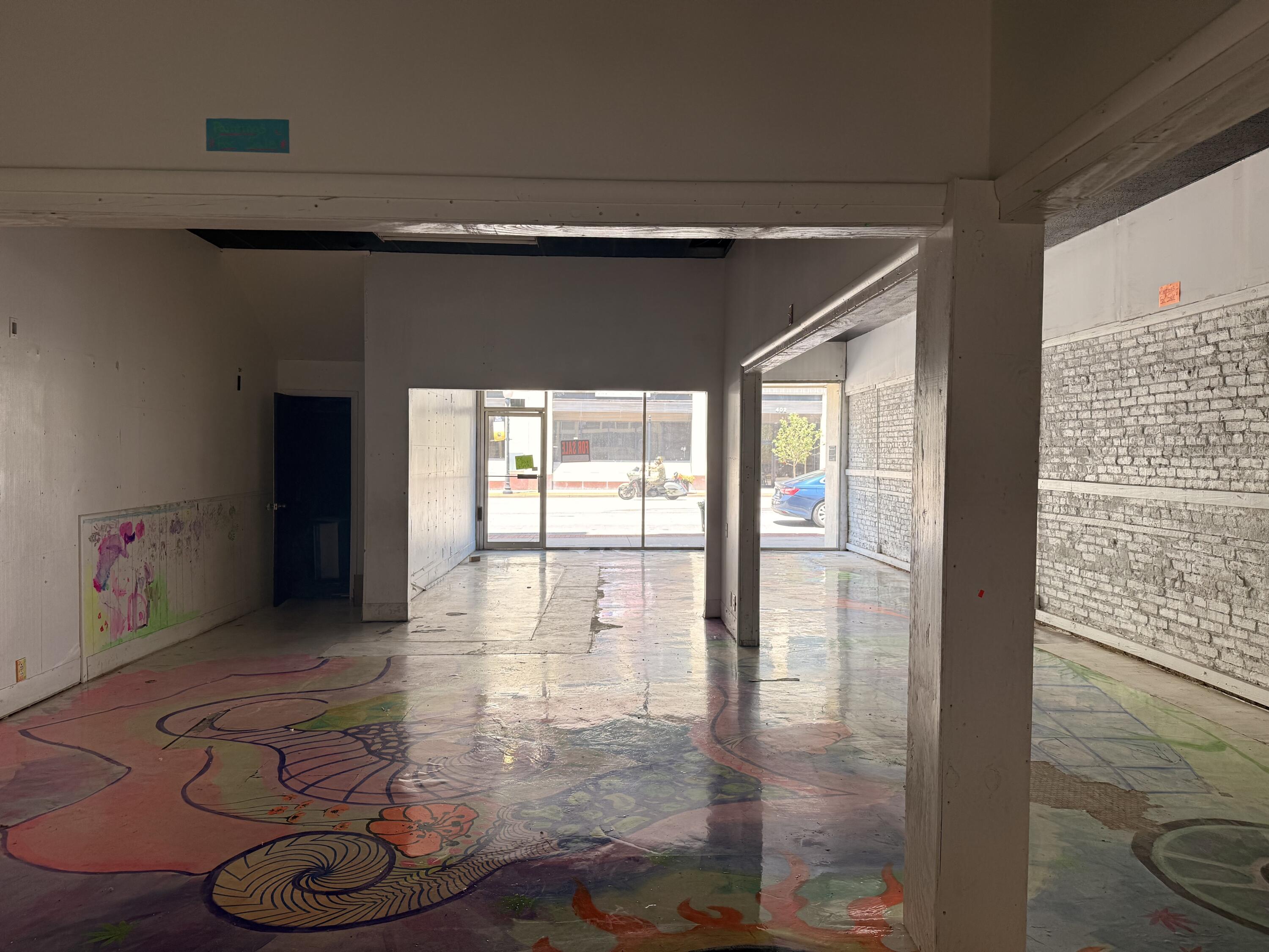Photo 6 - Commercial Sale for sale – 405 S Main Street  Joplin, MO