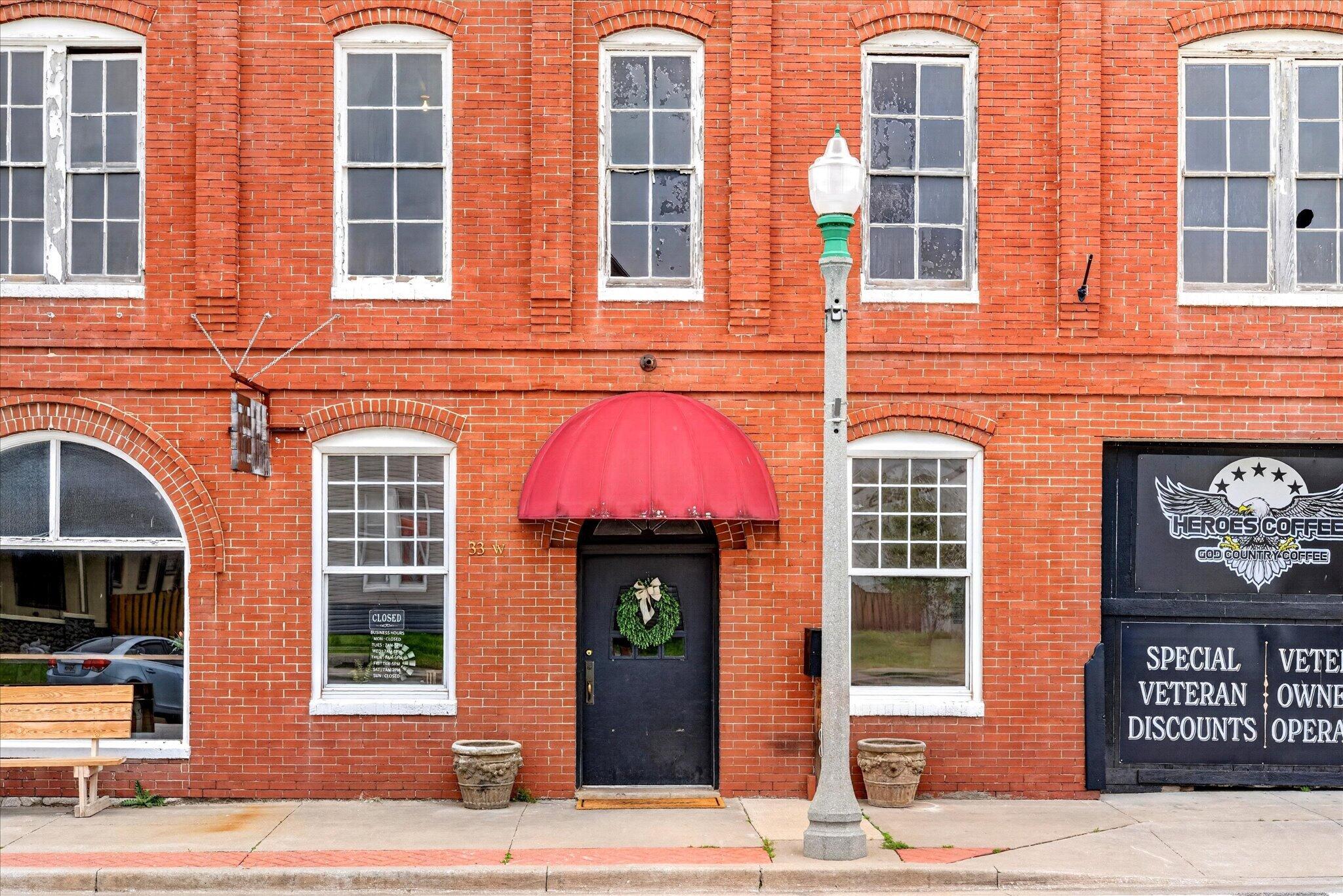 Commercial Sale for sale – 33 W Olive Street  Aurora, MO