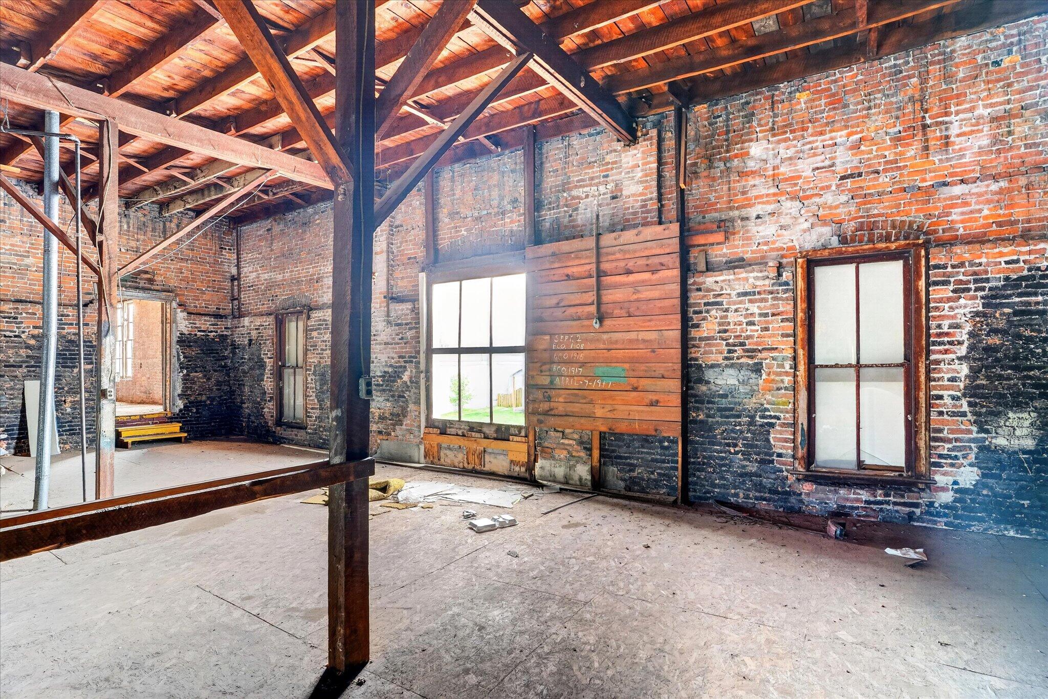 Photo 36 - Commercial Sale for sale – 33 W Olive Street  Aurora, MO