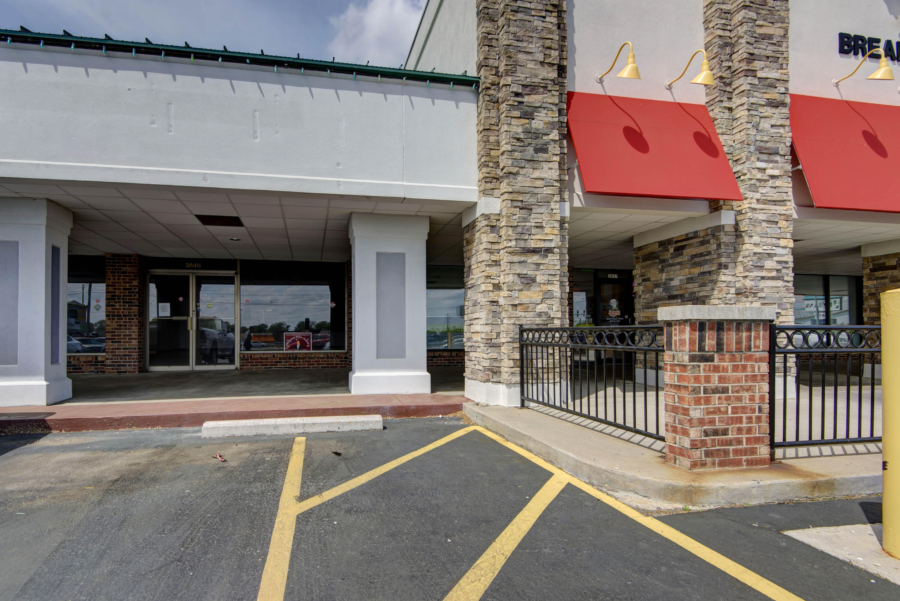 Commercial Lease for sale – 3833 S Campbell Avenue  Springfield, MO