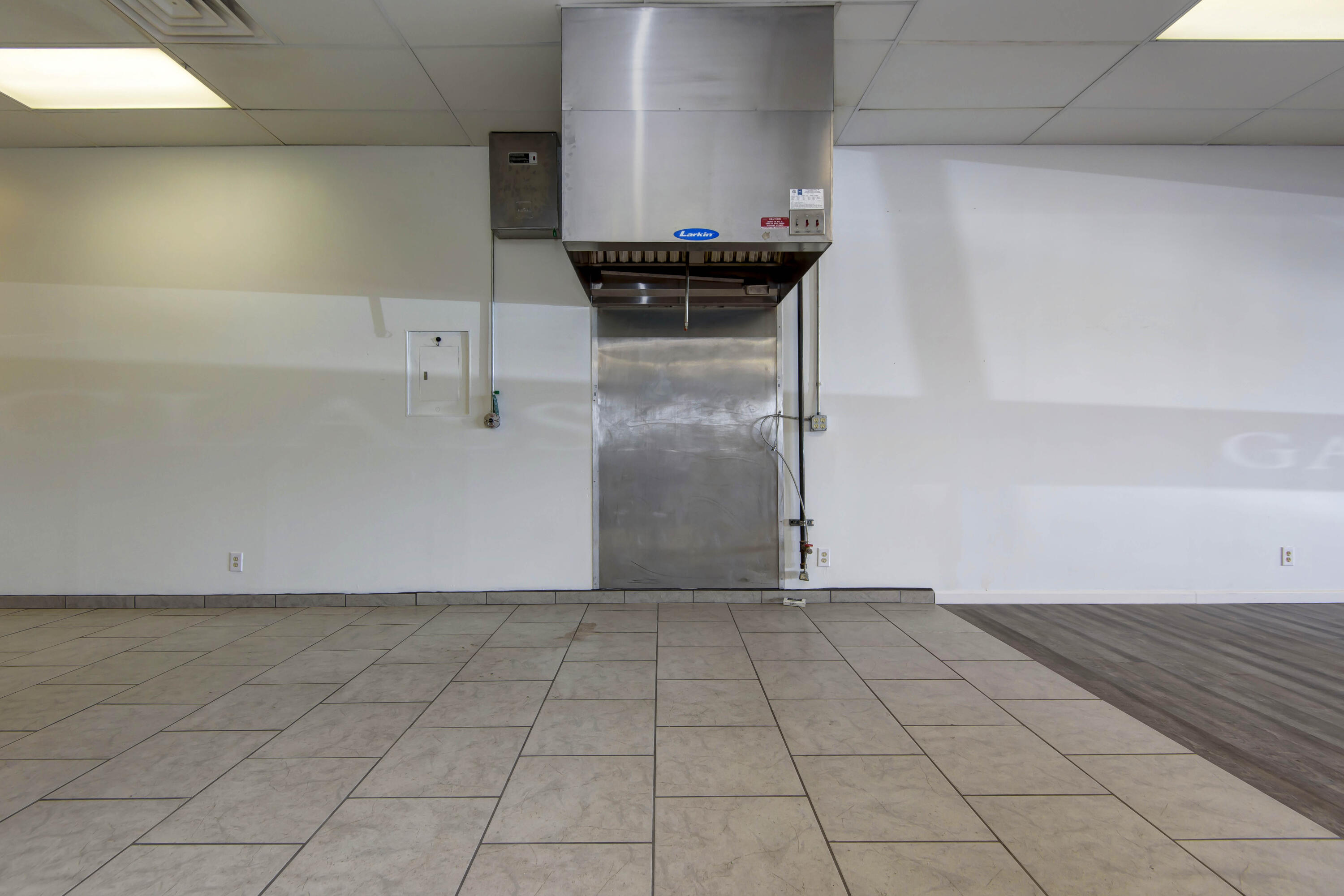 Photo 12 - Commercial Sale for sale – 3857 S Campbell Avenue  Springfield, MO