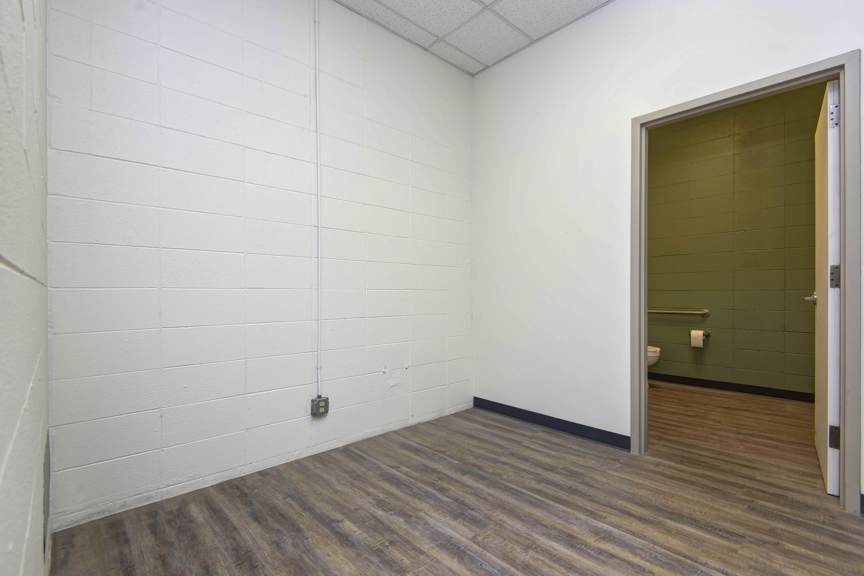 Photo 19 - Commercial Sale for sale – 3857 S Campbell Avenue  Springfield, MO