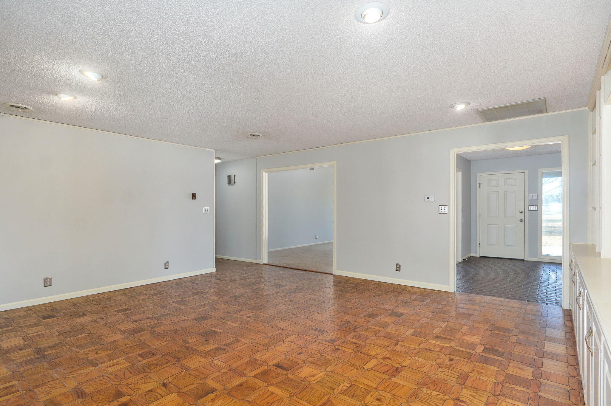 Photo 18 - Residential for sale – 1950 S Farm Road 199   Springfield, MO