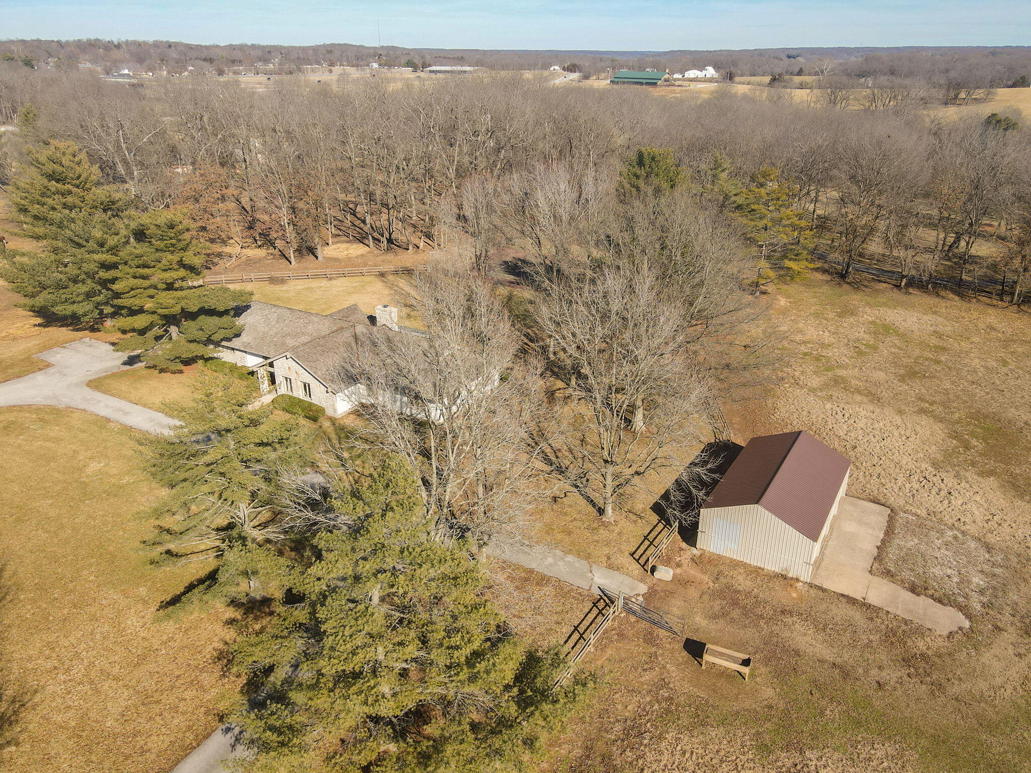 Photo 8 - Residential for sale – 1950 S Farm Road 199   Springfield, MO