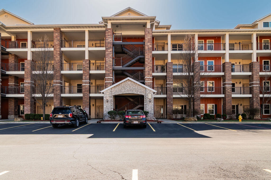 Photo 4 - Residential for sale – 200  Majestic Drive #207   Branson, MO
