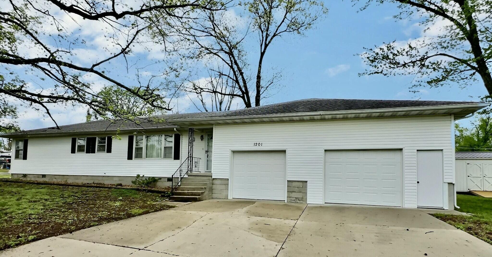 Photo 2 - Residential for sale – 1201 S 1st Street  El Dorado Springs, MO