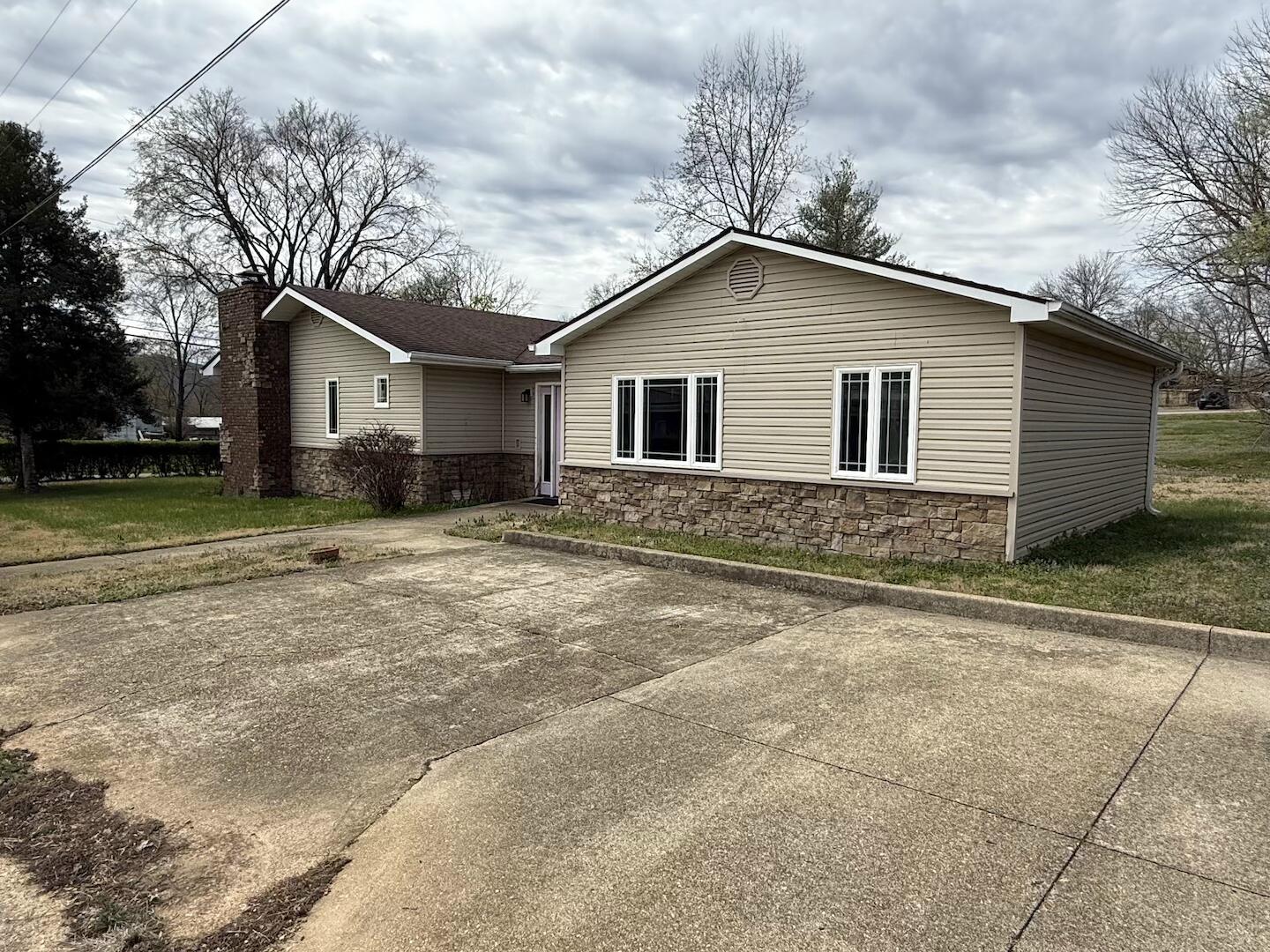 Photo 6 - Residential for sale – 402  Elsie Street  Van Buren, MO