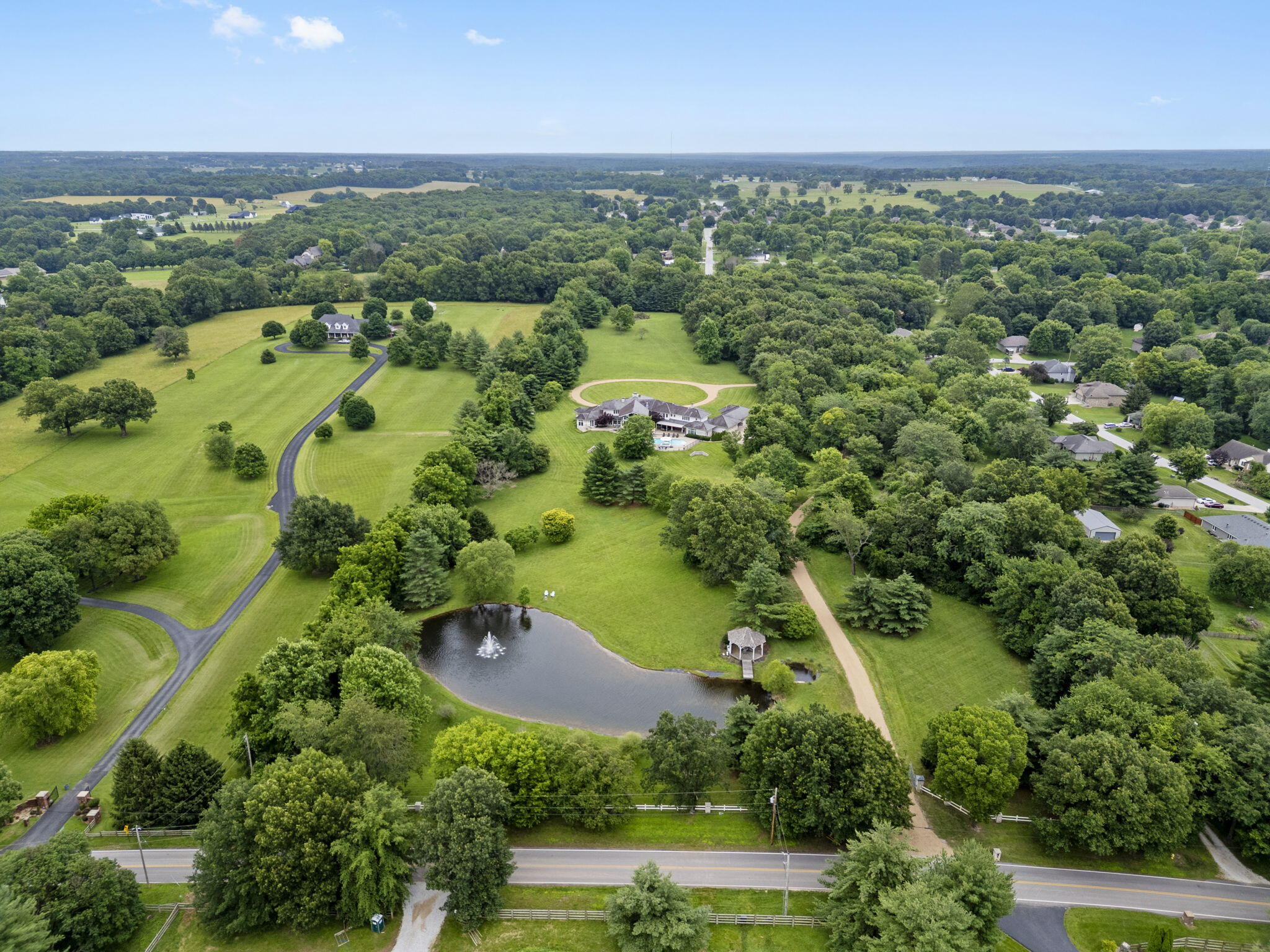 Photo 113 - Residential for sale – 318 S Farm Road 193   Springfield, MO