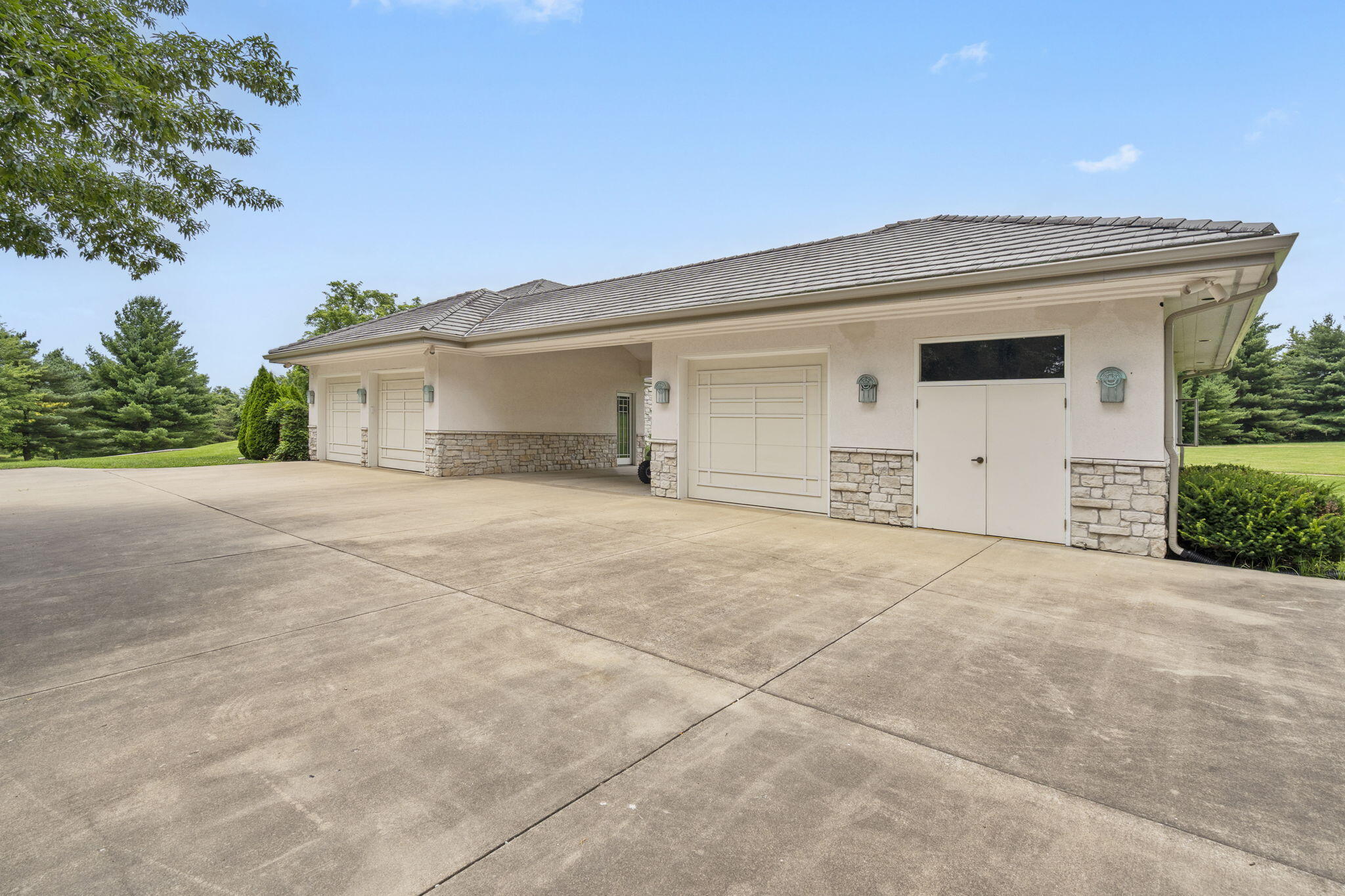 Photo 99 - Residential for sale – 318 S Farm Road 193   Springfield, MO