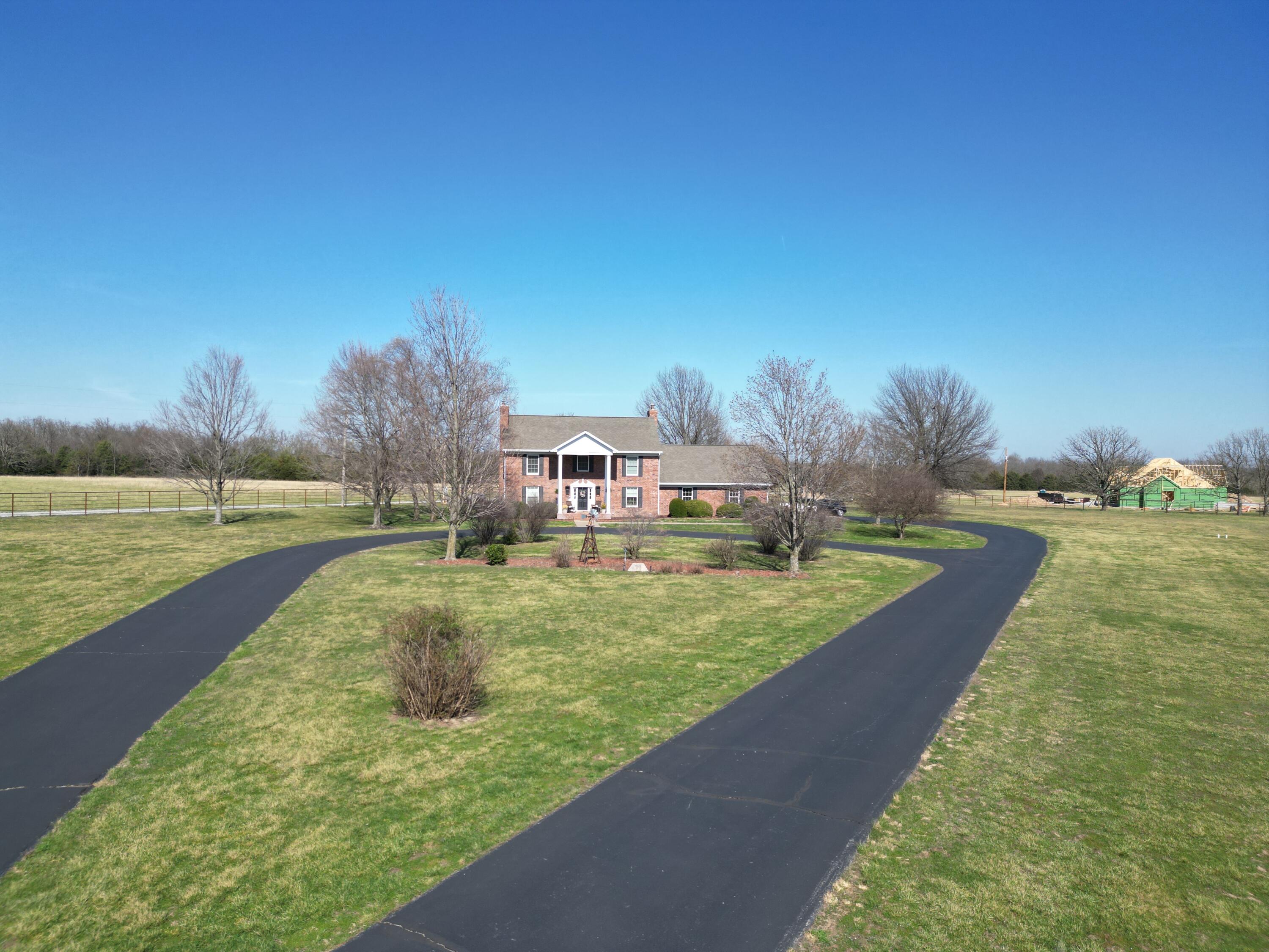 Photo 6 - Residential for sale – 13660  Farm Road 1090   Cassville, MO