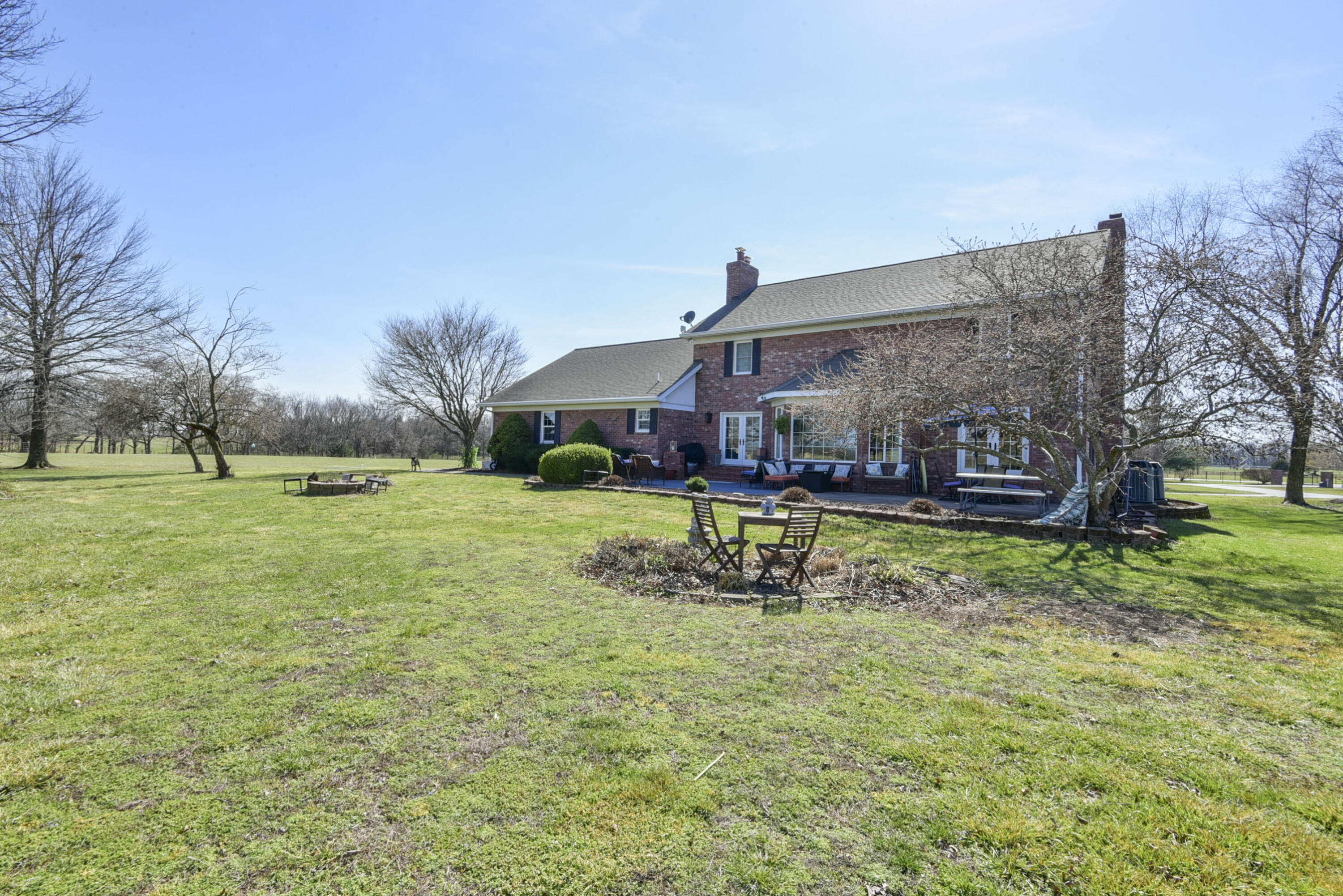 Photo 14 - Residential for sale – 13660  Farm Road 1090   Cassville, MO