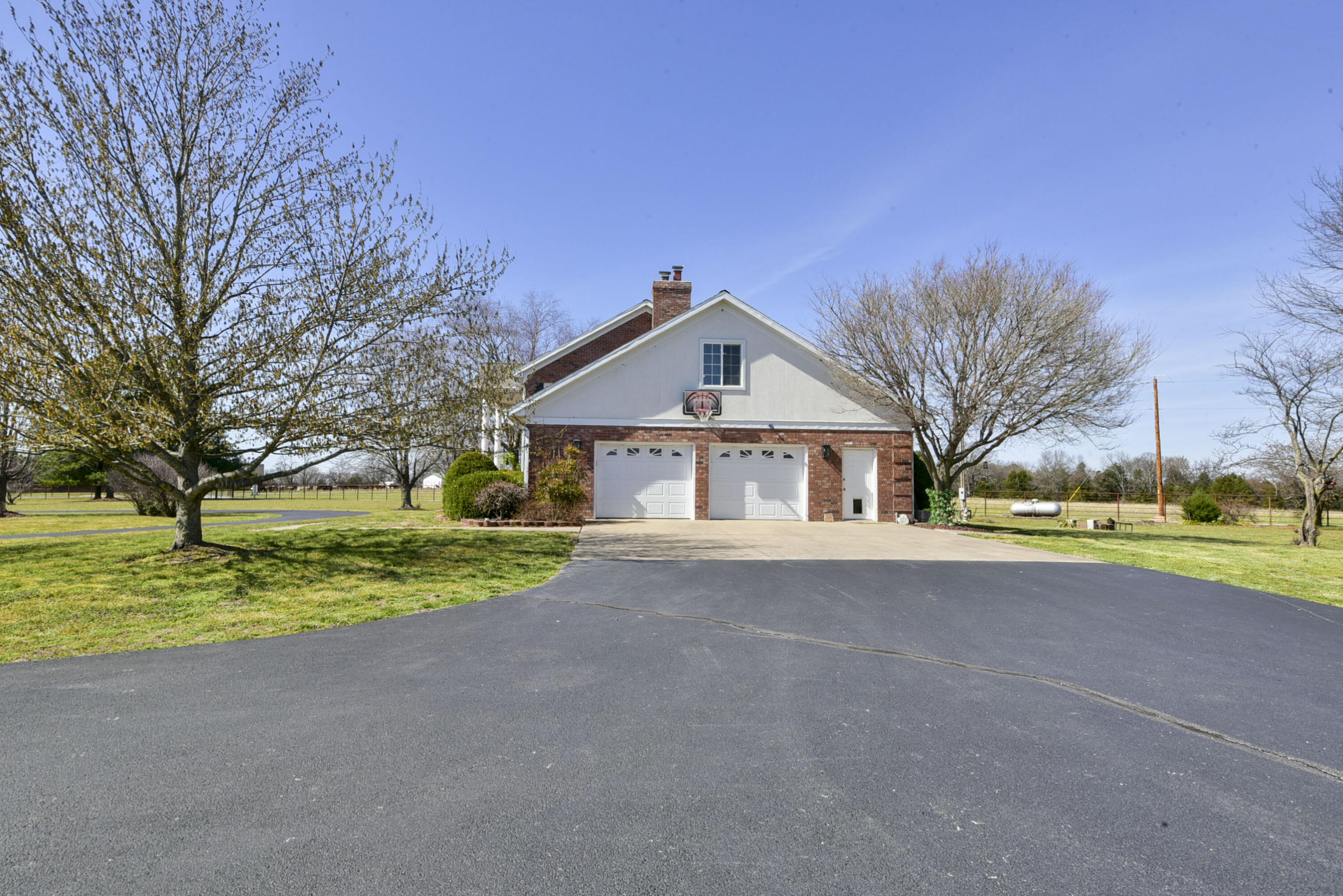 Photo 12 - Residential for sale – 13660  Farm Road 1090   Cassville, MO