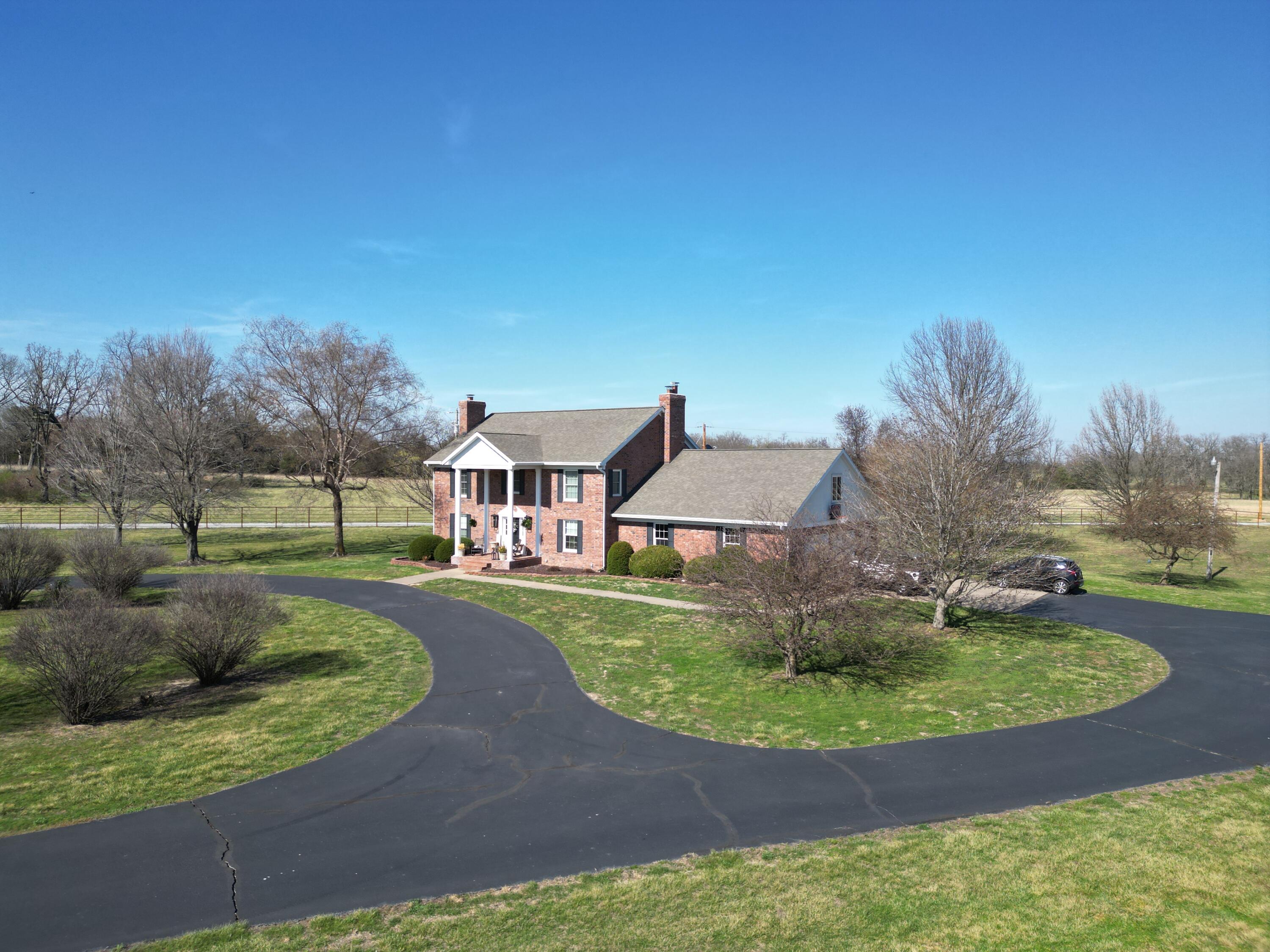 Photo 2 - Residential for sale – 13660  Farm Road 1090   Cassville, MO