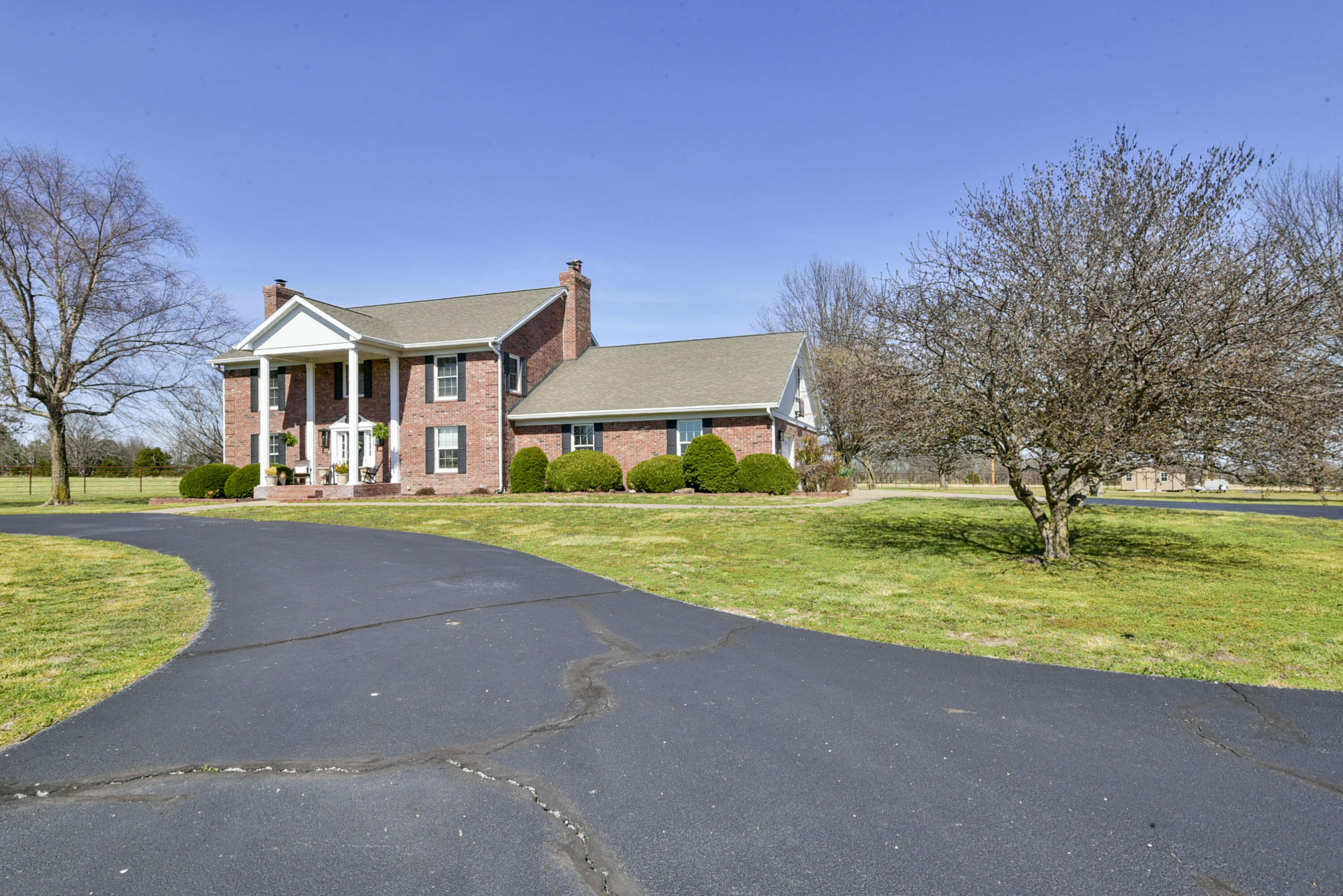 Photo 11 - Residential for sale – 13660  Farm Road 1090   Cassville, MO
