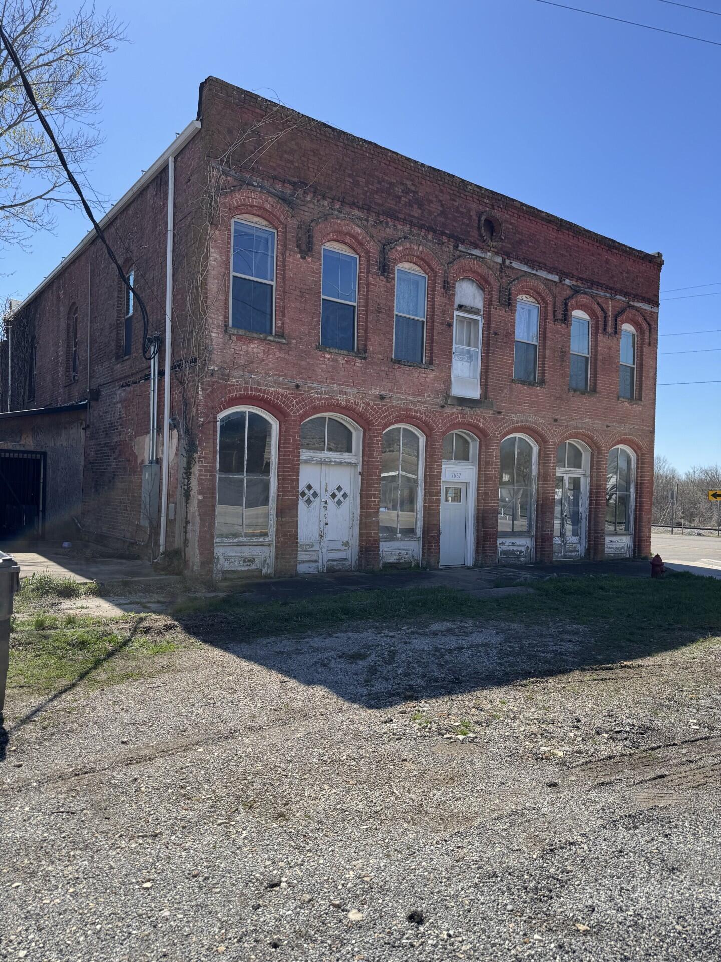 Commercial Sale for sale – 7637  North Street  Seligman, MO