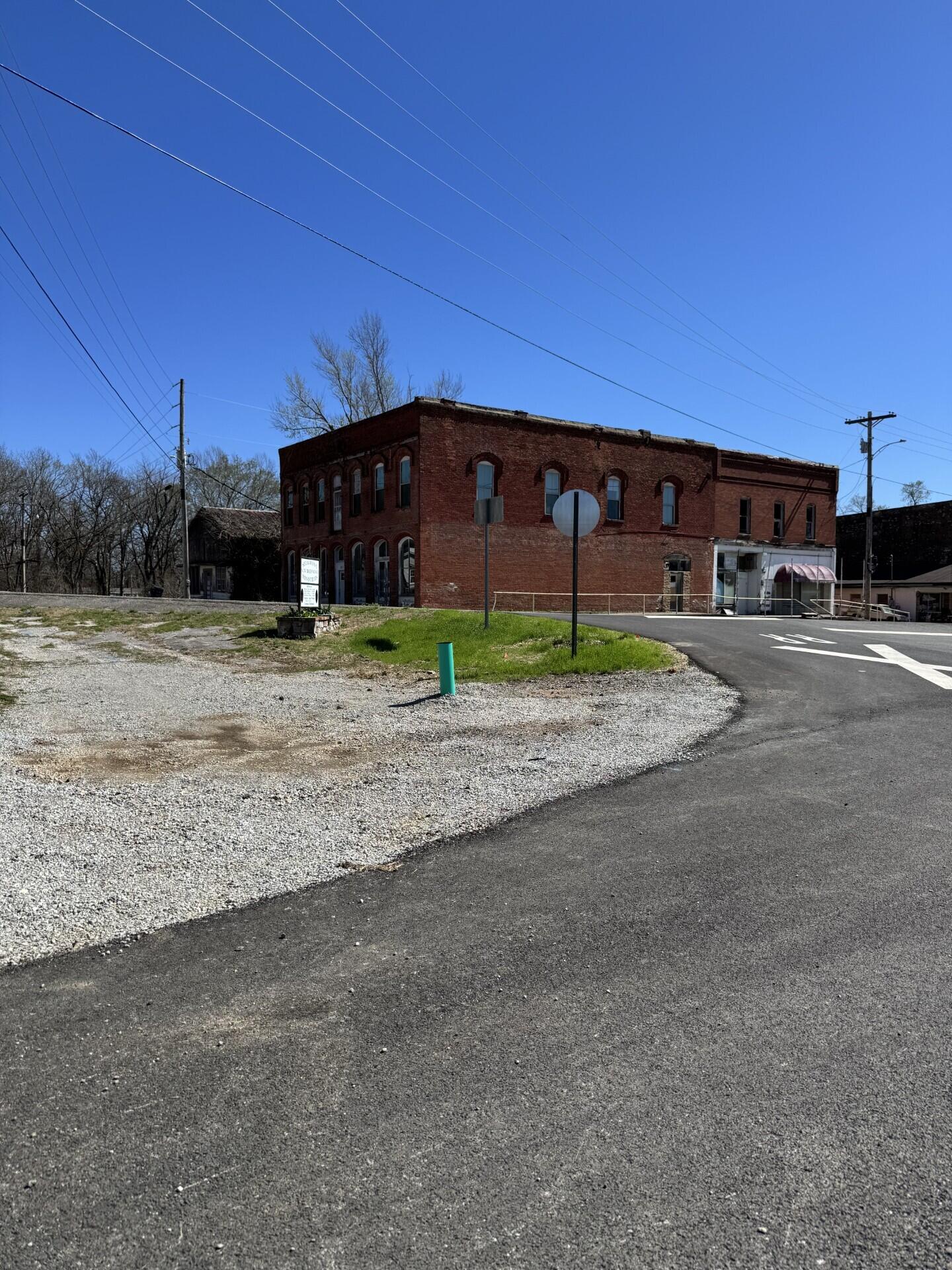 Photo 2 - Commercial Sale for sale – 7637  North Street  Seligman, MO