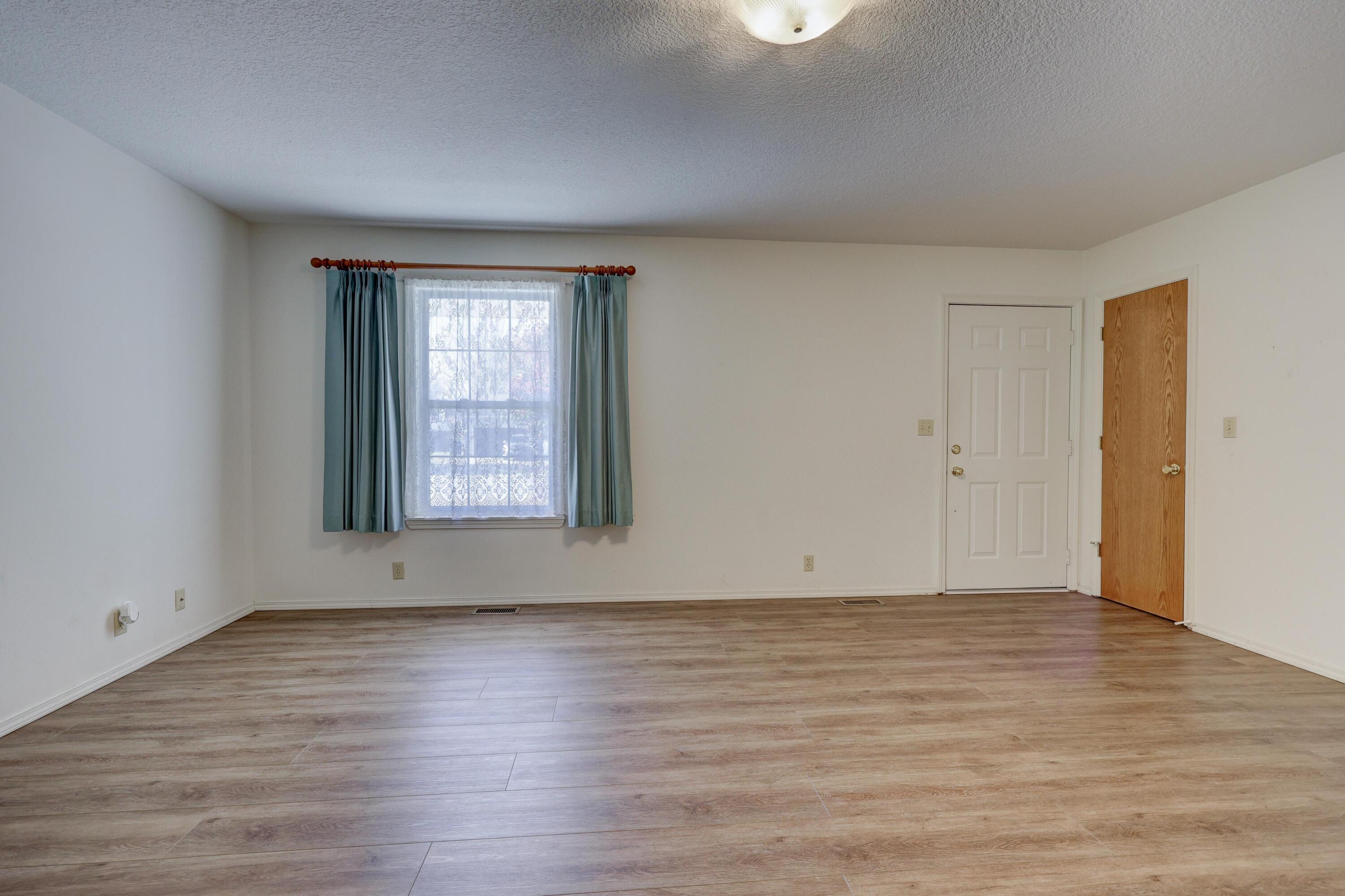 Photo 6 - Residential for sale – 1411  Gold Stream Drive  Webb City, MO