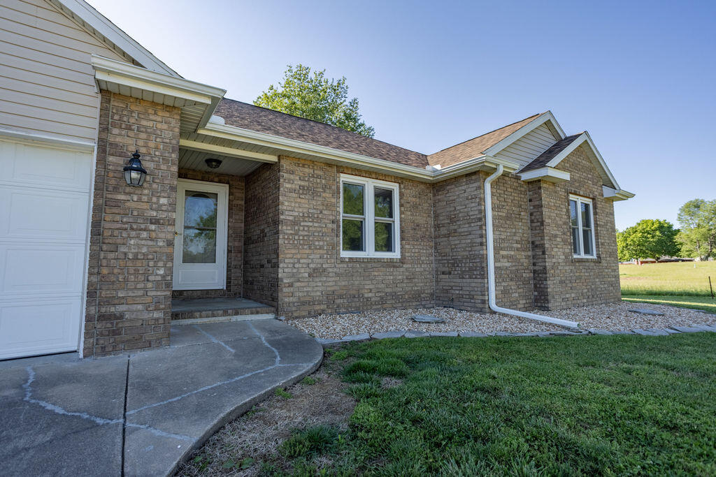 Photo 4 - Residential for sale – 1502 S 17th Avenue  Ozark, MO