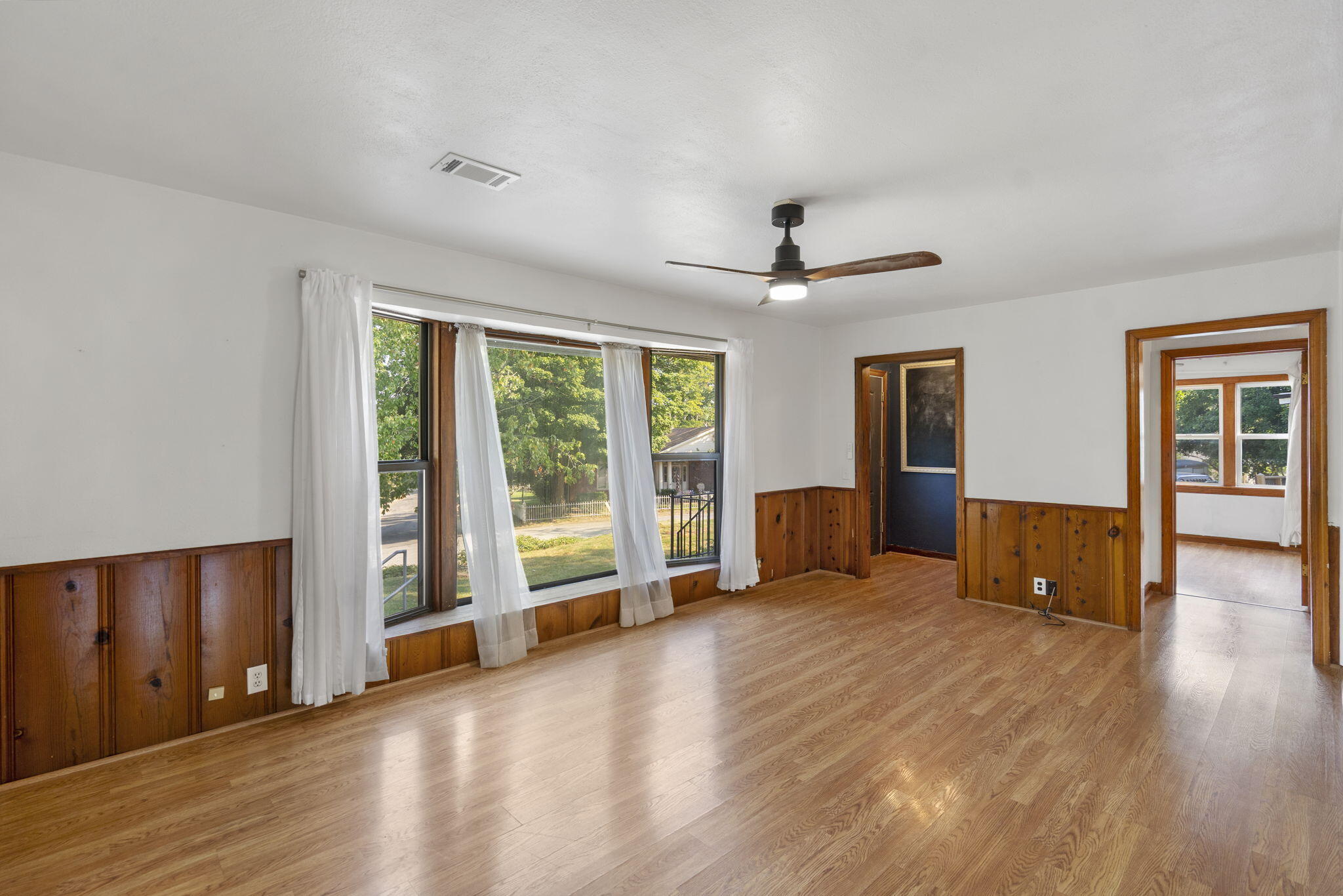 Photo 4 - Residential for sale – 707 S 3rd Street  Branson, MO