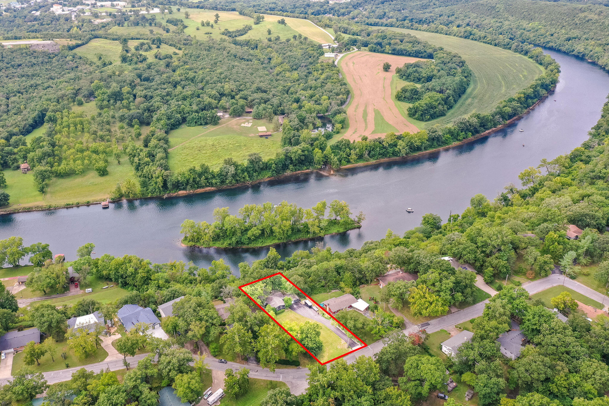 Photo 26 - Residential for sale – 1004  Cliff Drive  Branson, MO