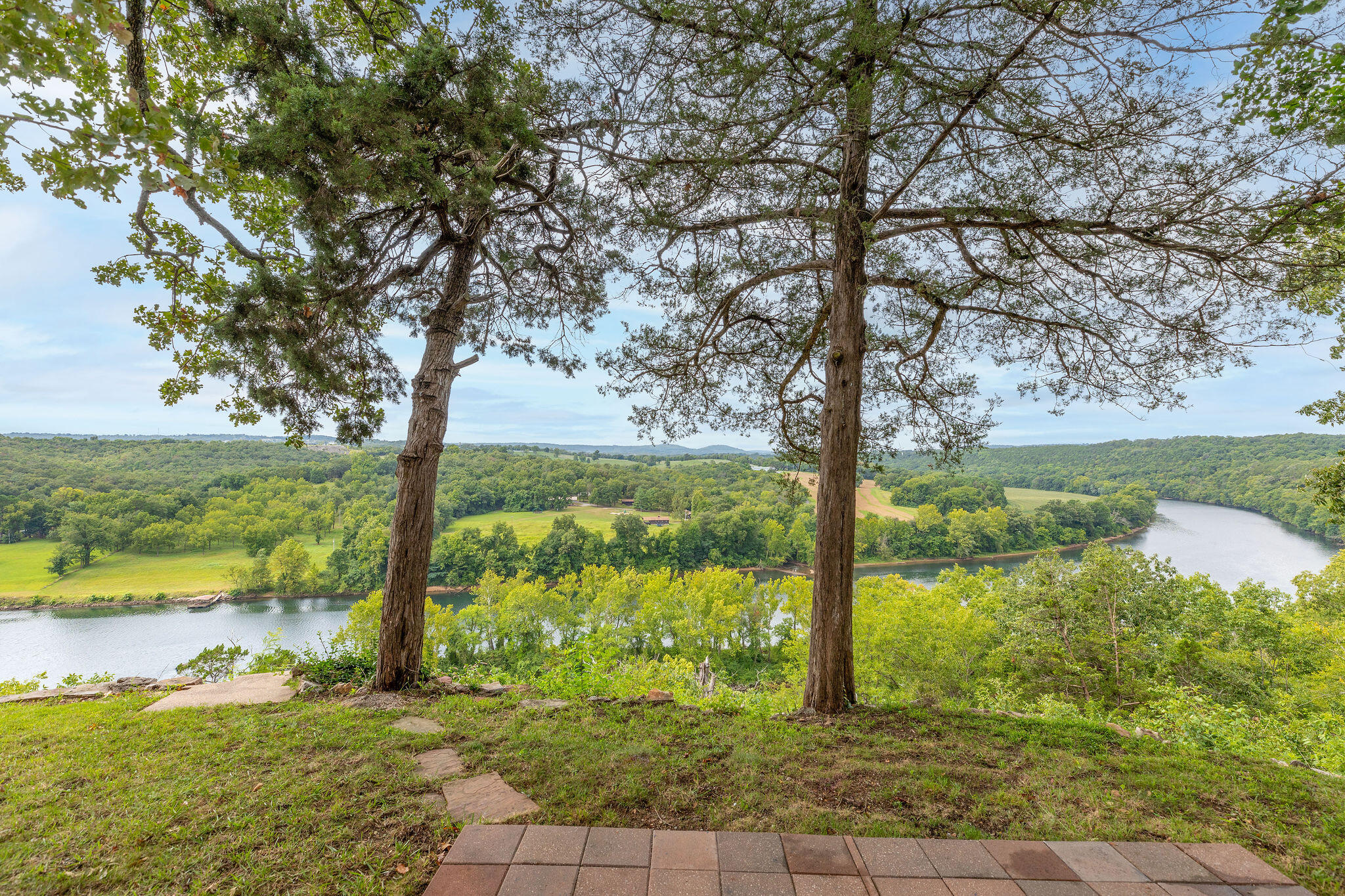 Photo 21 - Residential for sale – 1004  Cliff Drive  Branson, MO