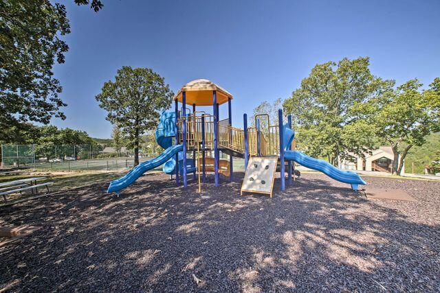 Photo 33 - Residential for sale – 3  Woodpecker Lane  Branson, MO