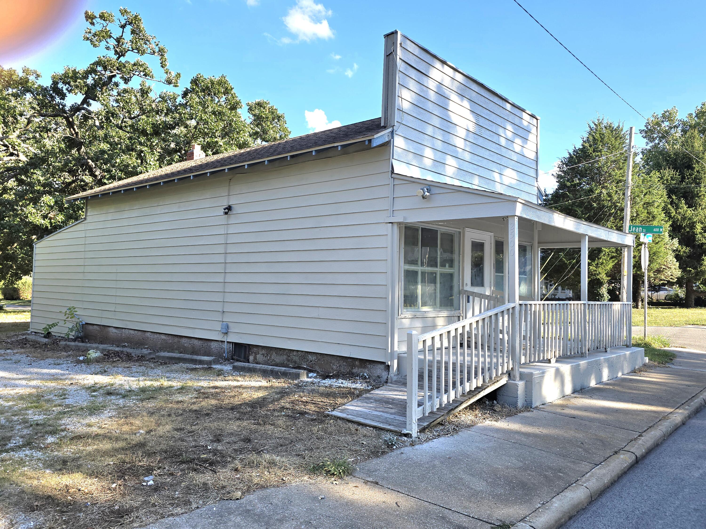 Photo 4 - Commercial Sale for sale – 2500 N Grant Avenue  Springfield, MO