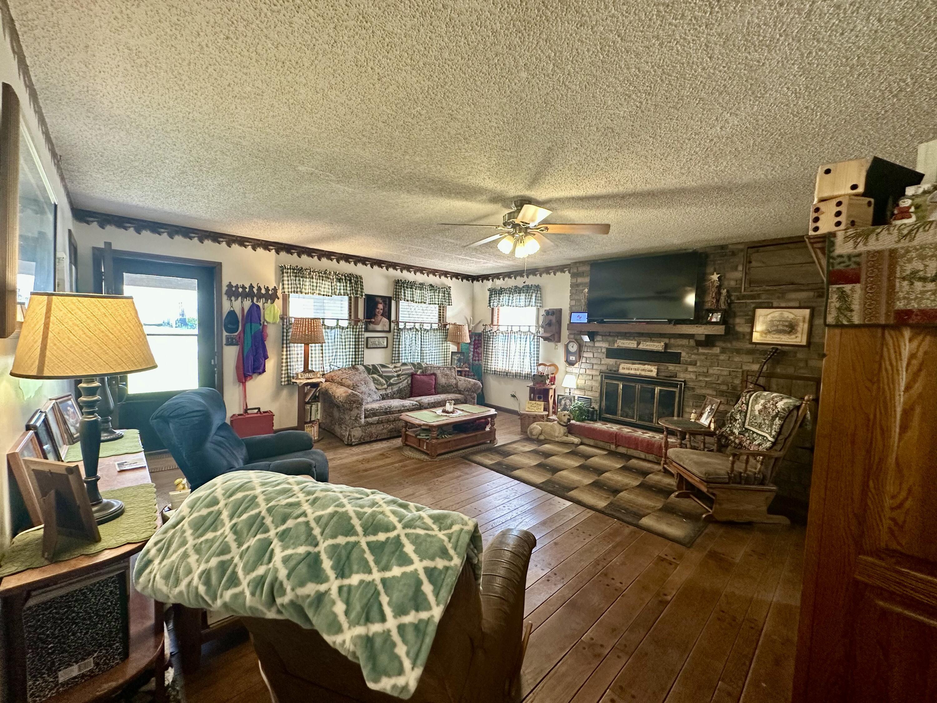Photo 3 - Residential for sale – 231 N Olive Street  Marshfield, MO