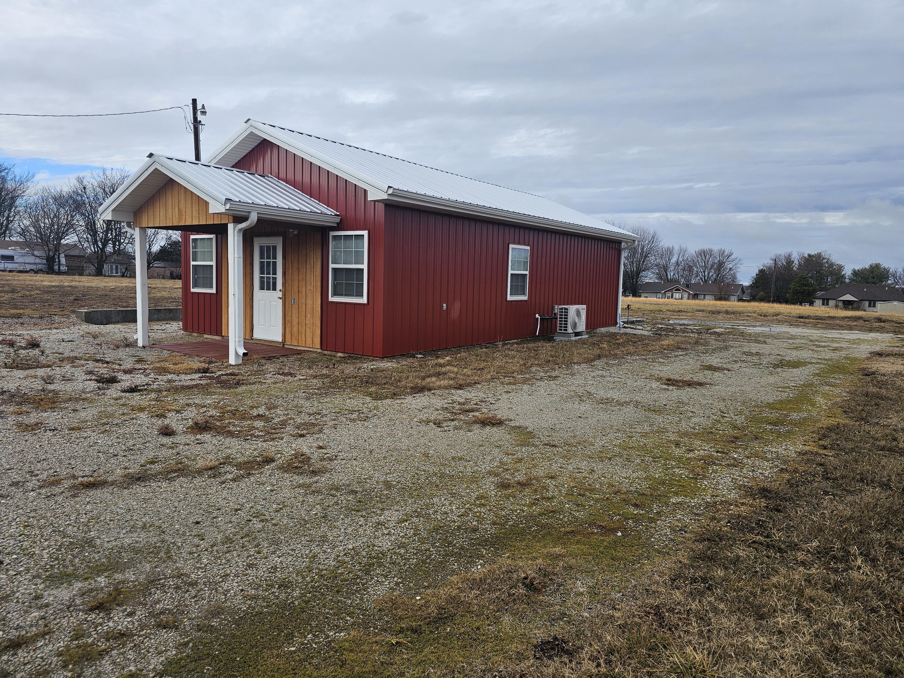 Photo 10 - Commercial Sale for sale – 1629 W Dallas Street  Buffalo, MO