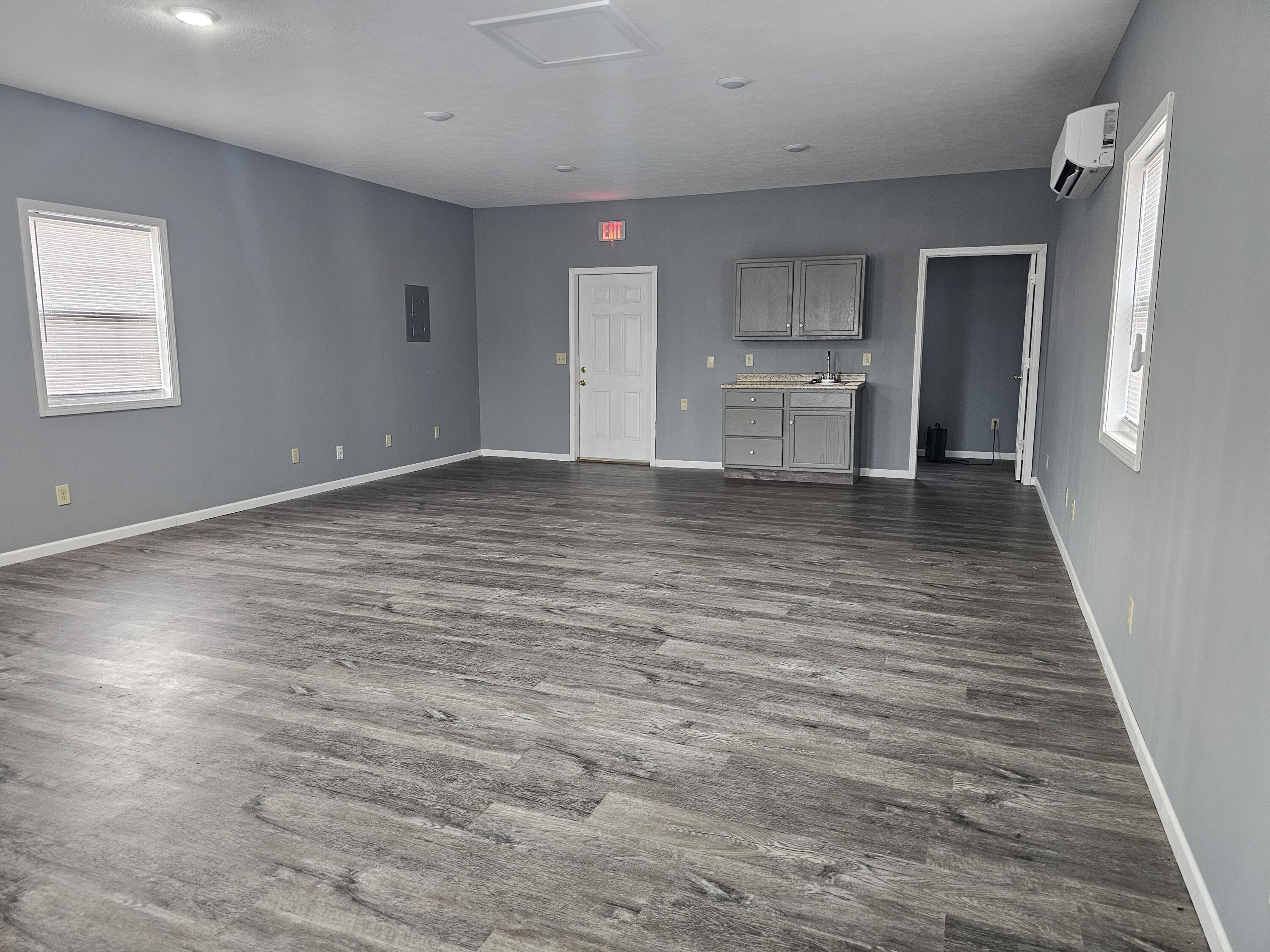 Photo 2 - Commercial Sale for sale – 1629 W Dallas Street  Buffalo, MO