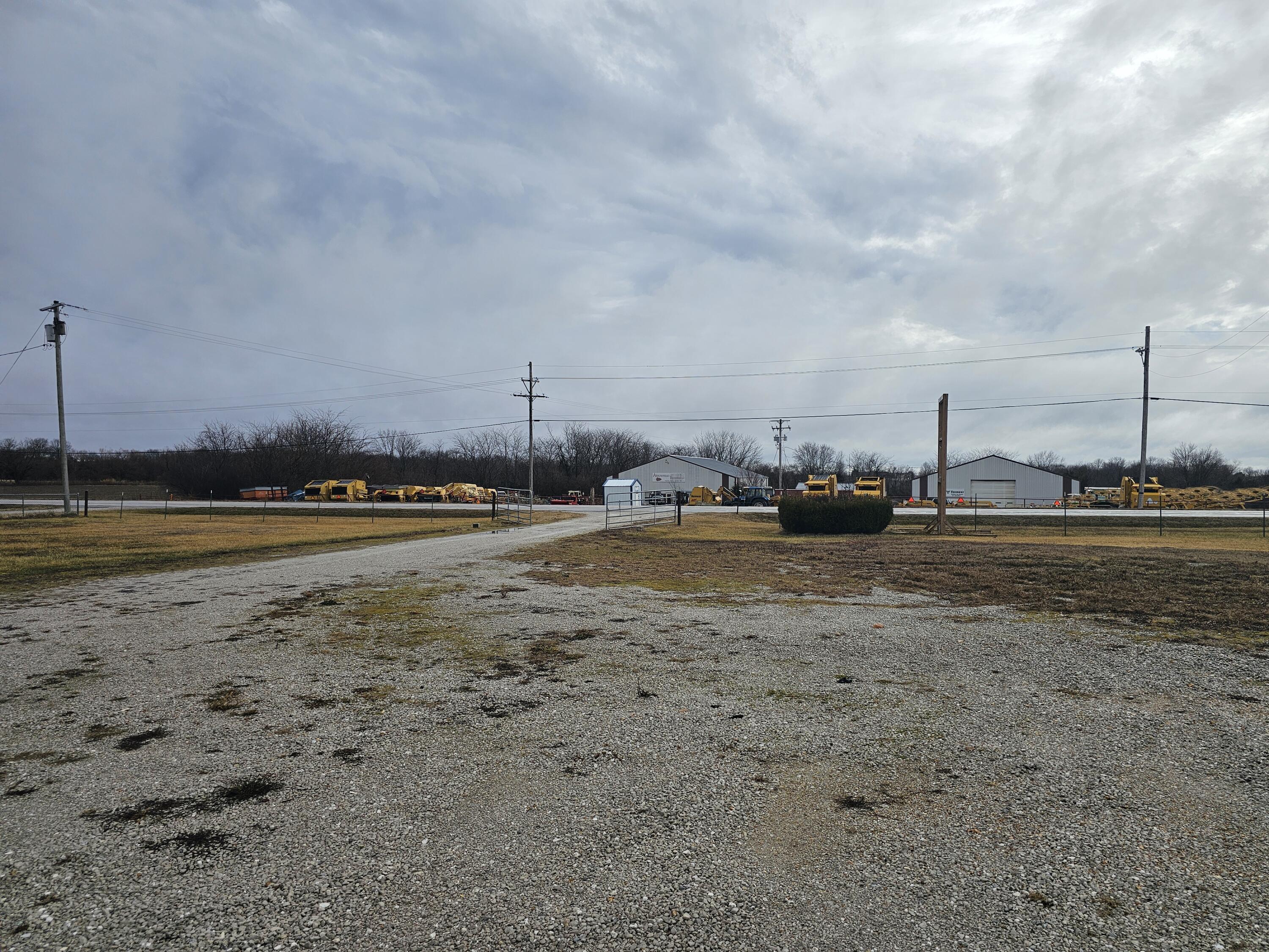 Photo 5 - Commercial Sale for sale – 1629 W Dallas Street  Buffalo, MO