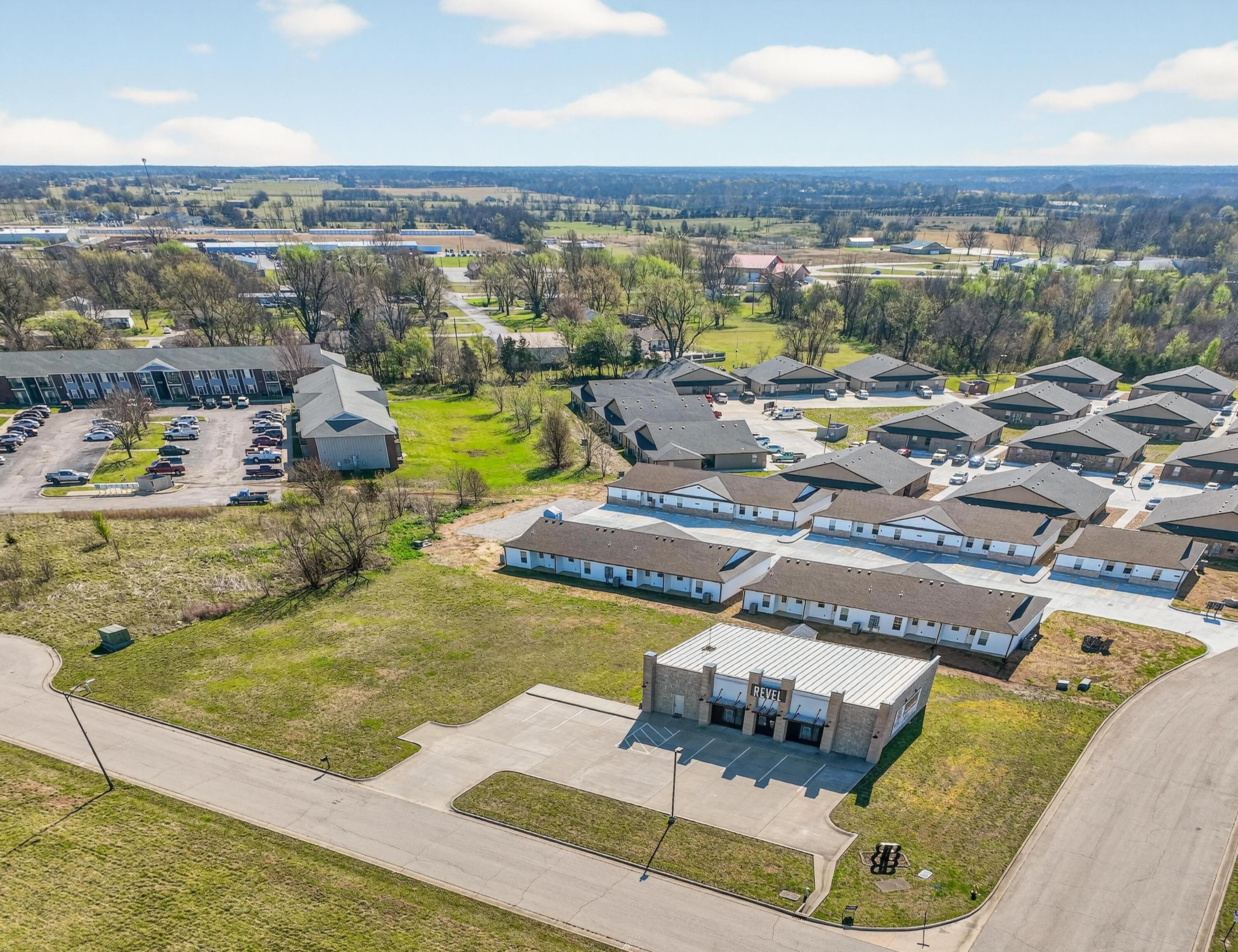 Photo 6 - Commercial Sale for sale – 500  Peachtree Drive  Carthage, MO