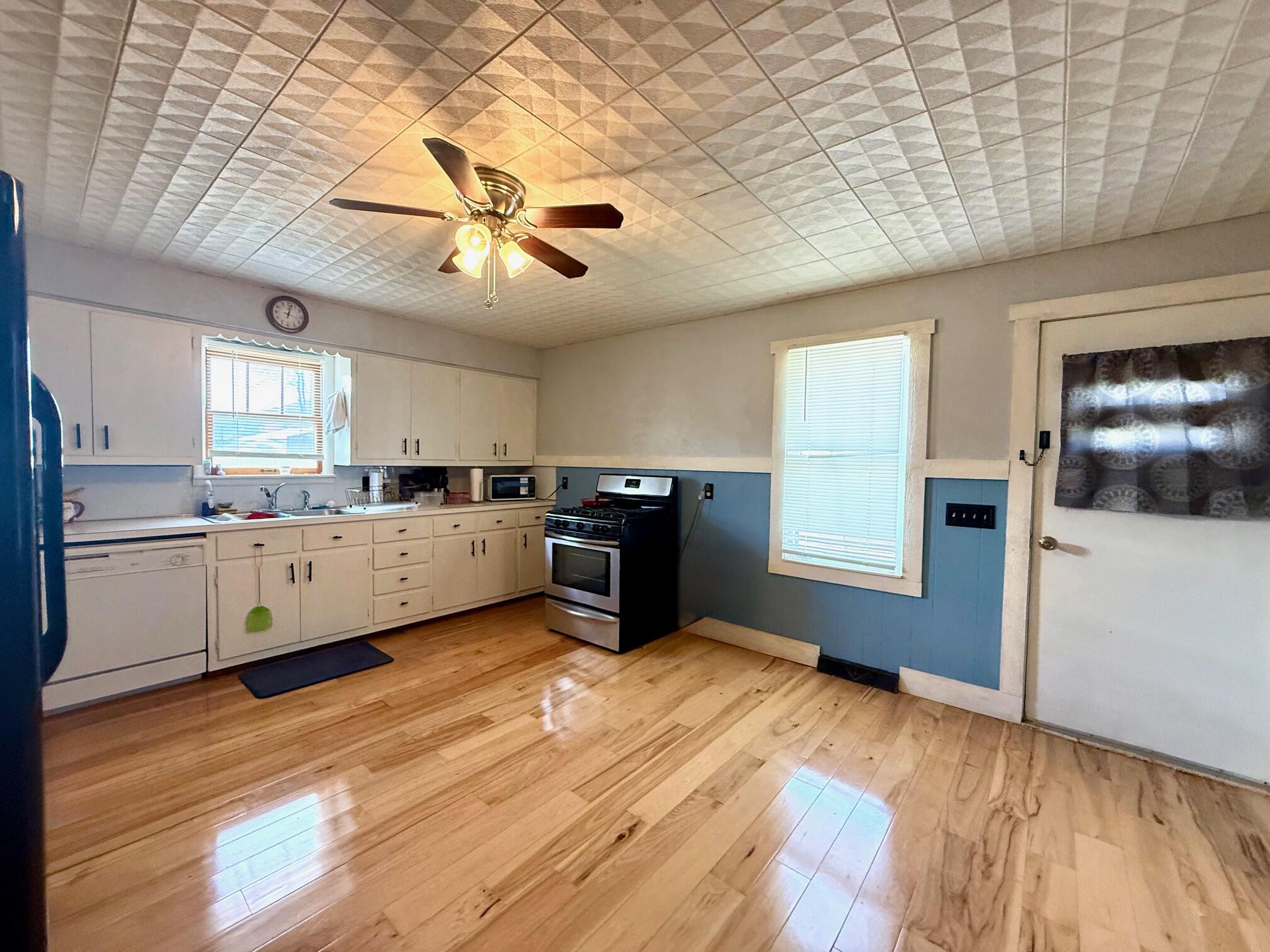 Photo 7 - Residential for sale – 213 S Main Street  Licking, MO
