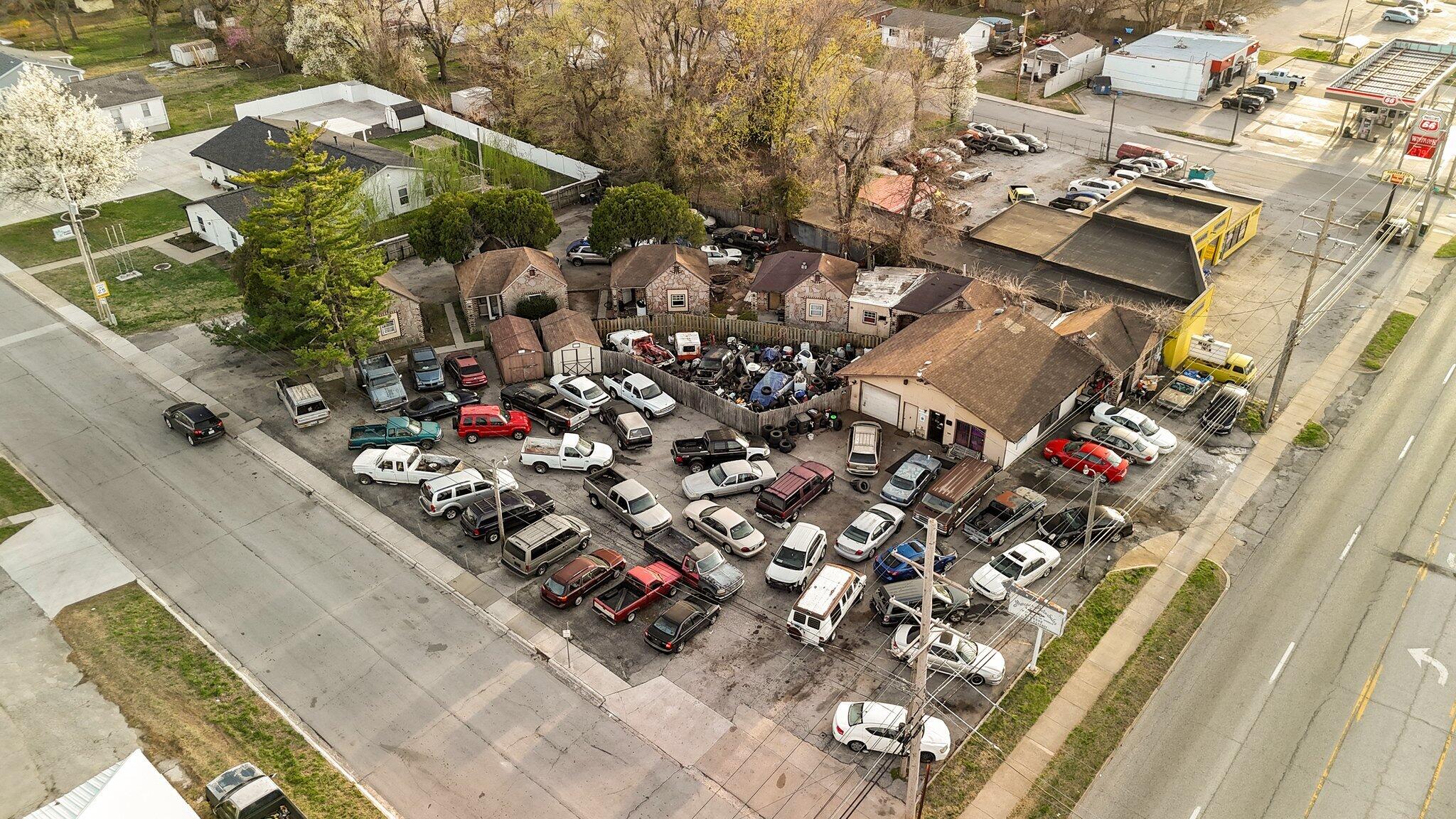 Photo 3 - Commercial Sale for sale – 1534 E Kearney Street  Springfield, MO