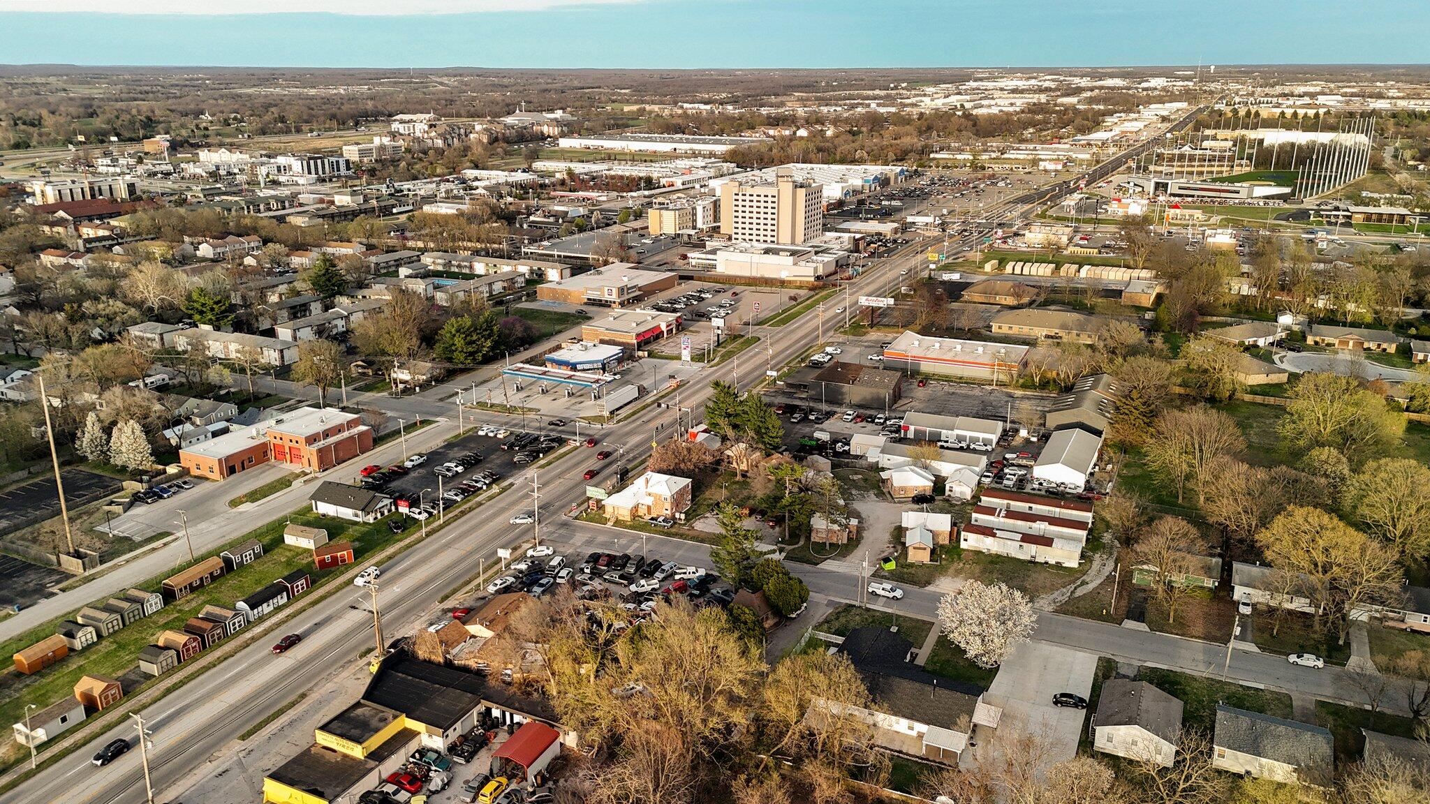 Photo 9 - Commercial Sale for sale – 1534 E Kearney Street  Springfield, MO