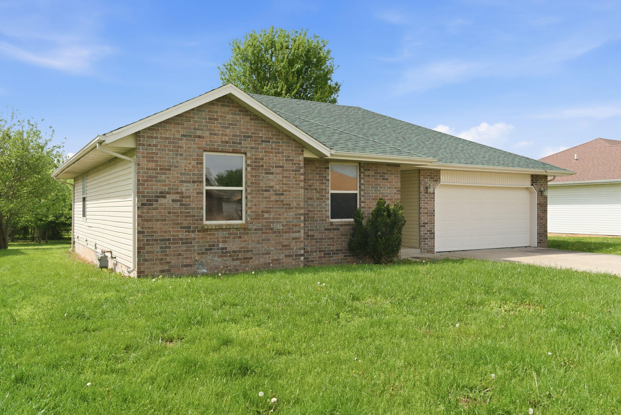 Photo 2 - Residential for sale – 4432 W Huckleberry Street  Springfield, MO