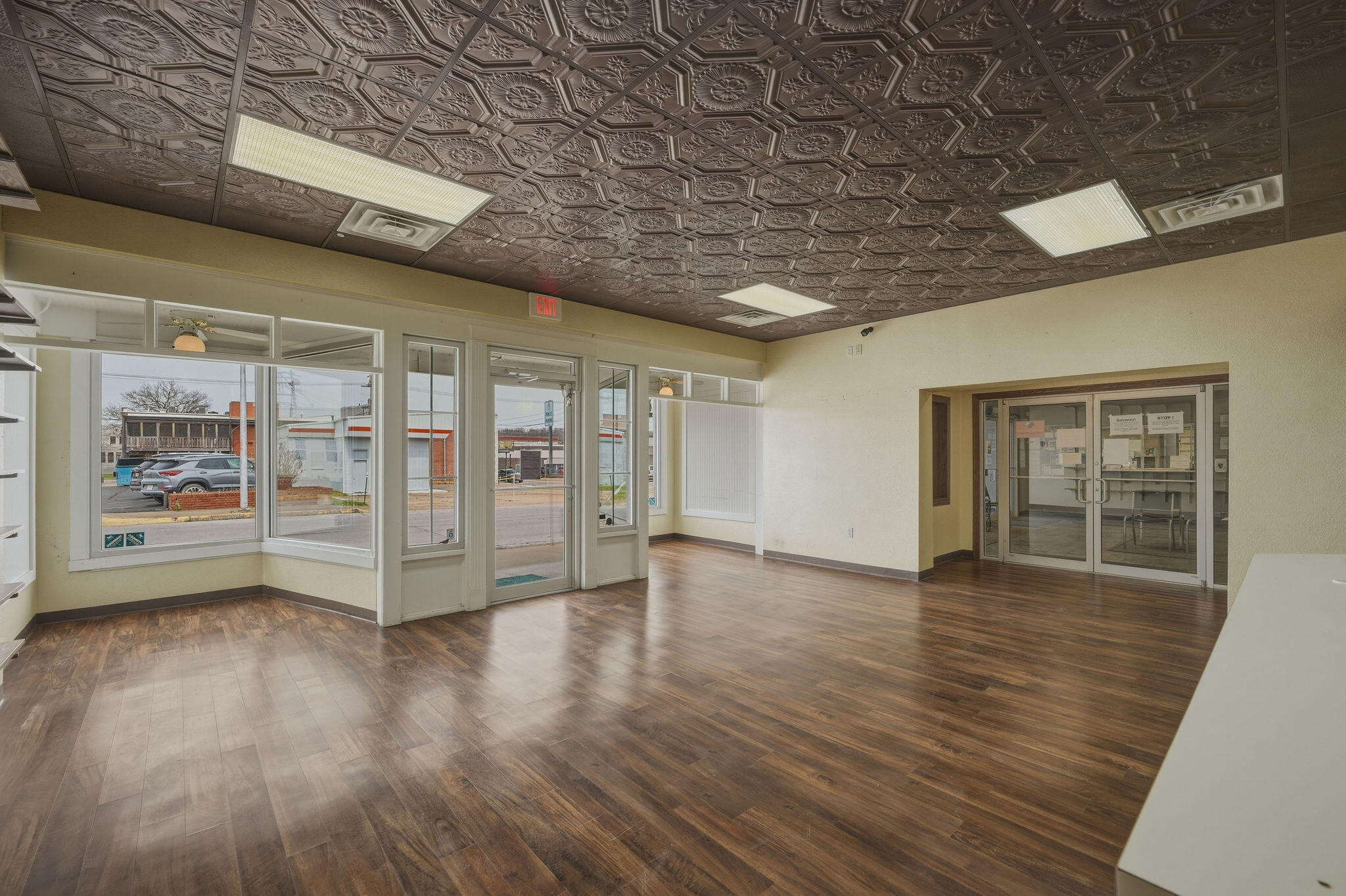 Photo 9 - Commercial Sale for sale – 115 E Hickory Street   Neosho, MO