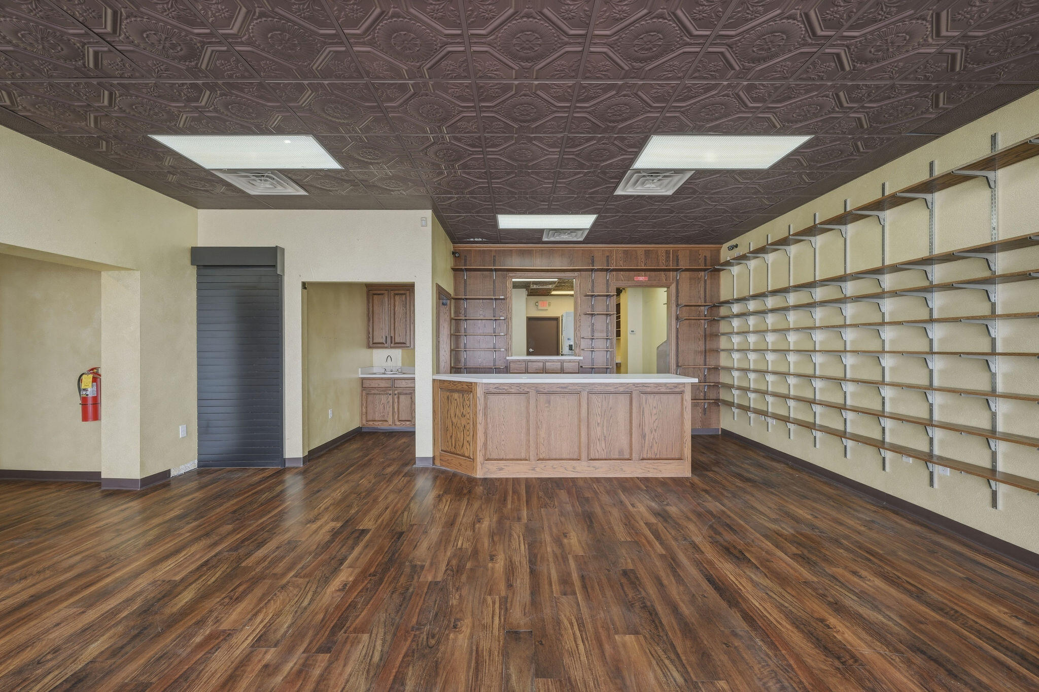 Photo 5 - Commercial Sale for sale – 115 E Hickory Street   Neosho, MO