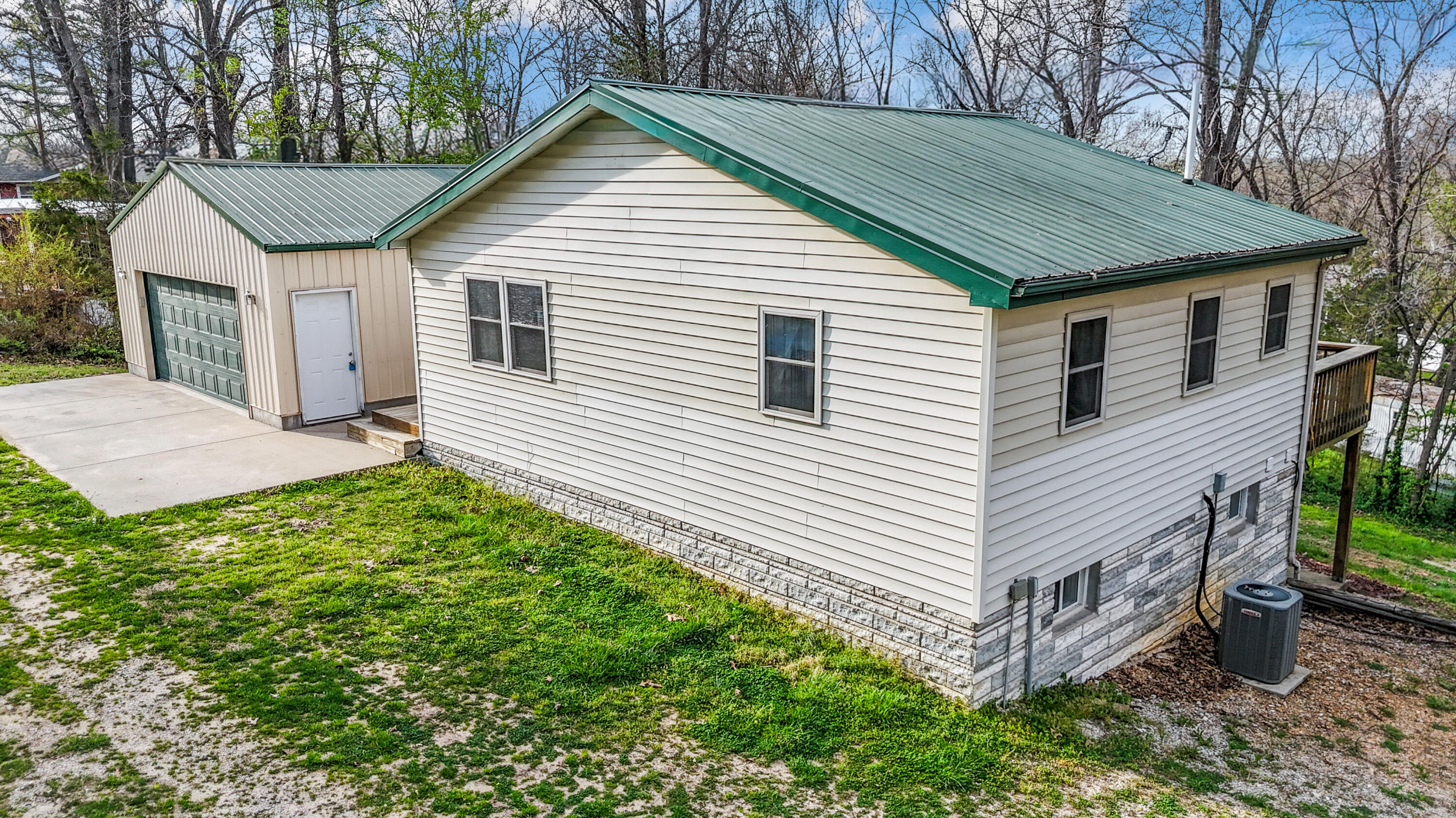 Photo 3 - Residential for sale – 28316  Farm Road 1220   Eagle Rock, MO