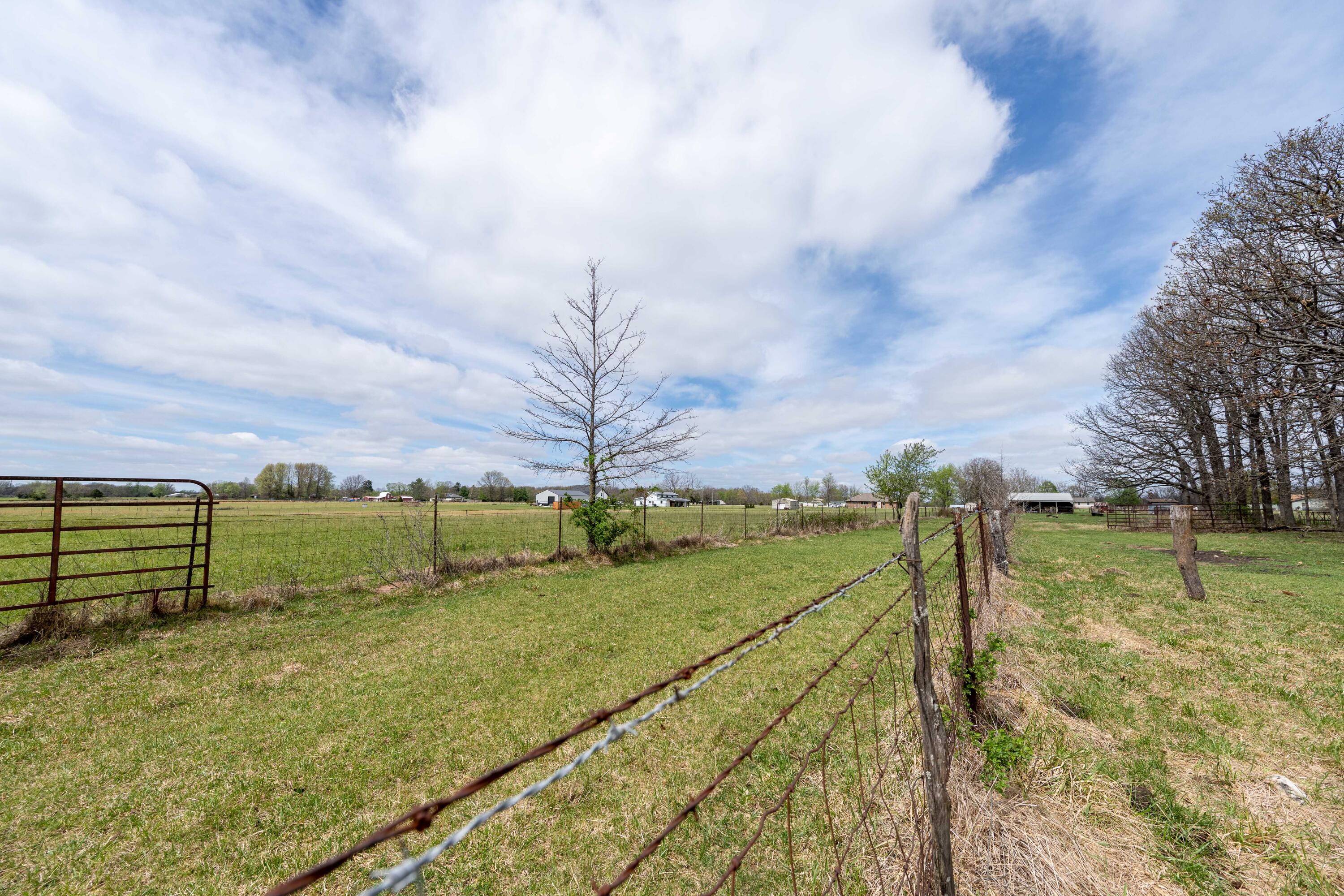 Photo 77 - Residential for sale – 7914 W Farm Road 124   Springfield, MO