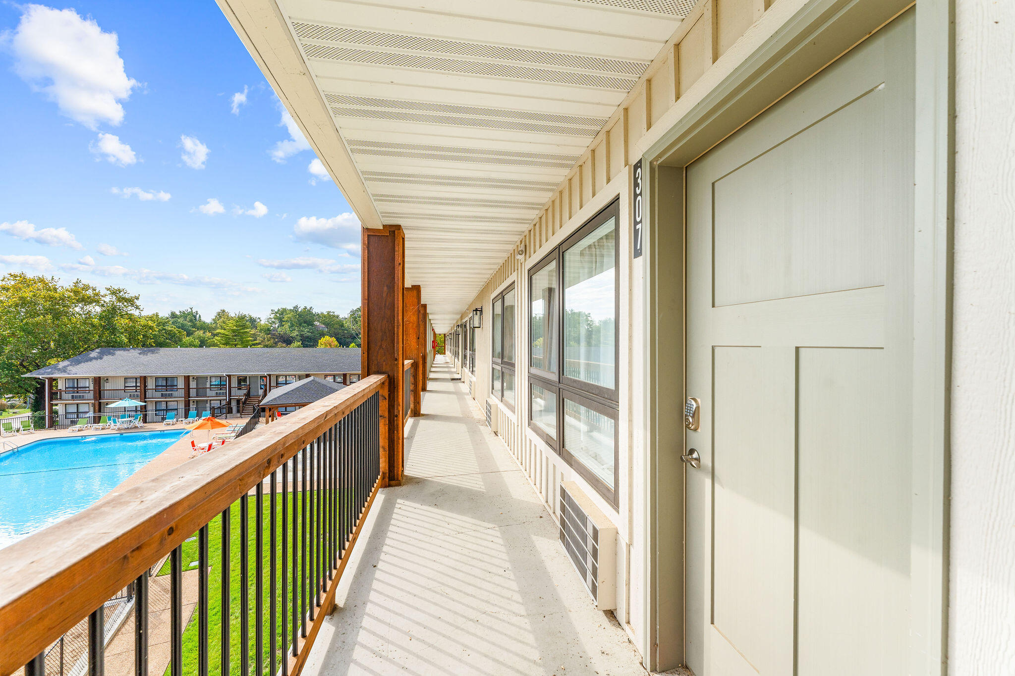 Photo 2 - Residential for sale – 403  Veterans Boulevard  Branson, MO
