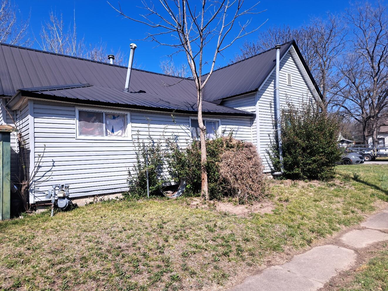 Photo 7 - Residential for sale – 332 S Pennsylvania Avenue  Webb City, MO