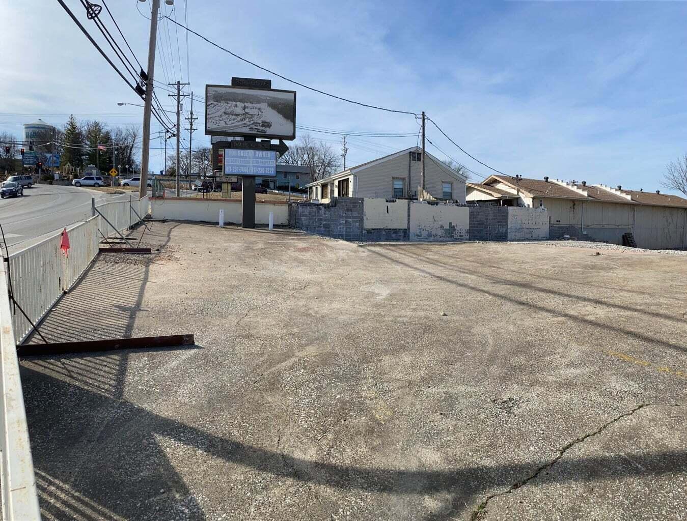 Photo 2 - Commercial Sale for sale – 1031 W Main   Branson, MO
