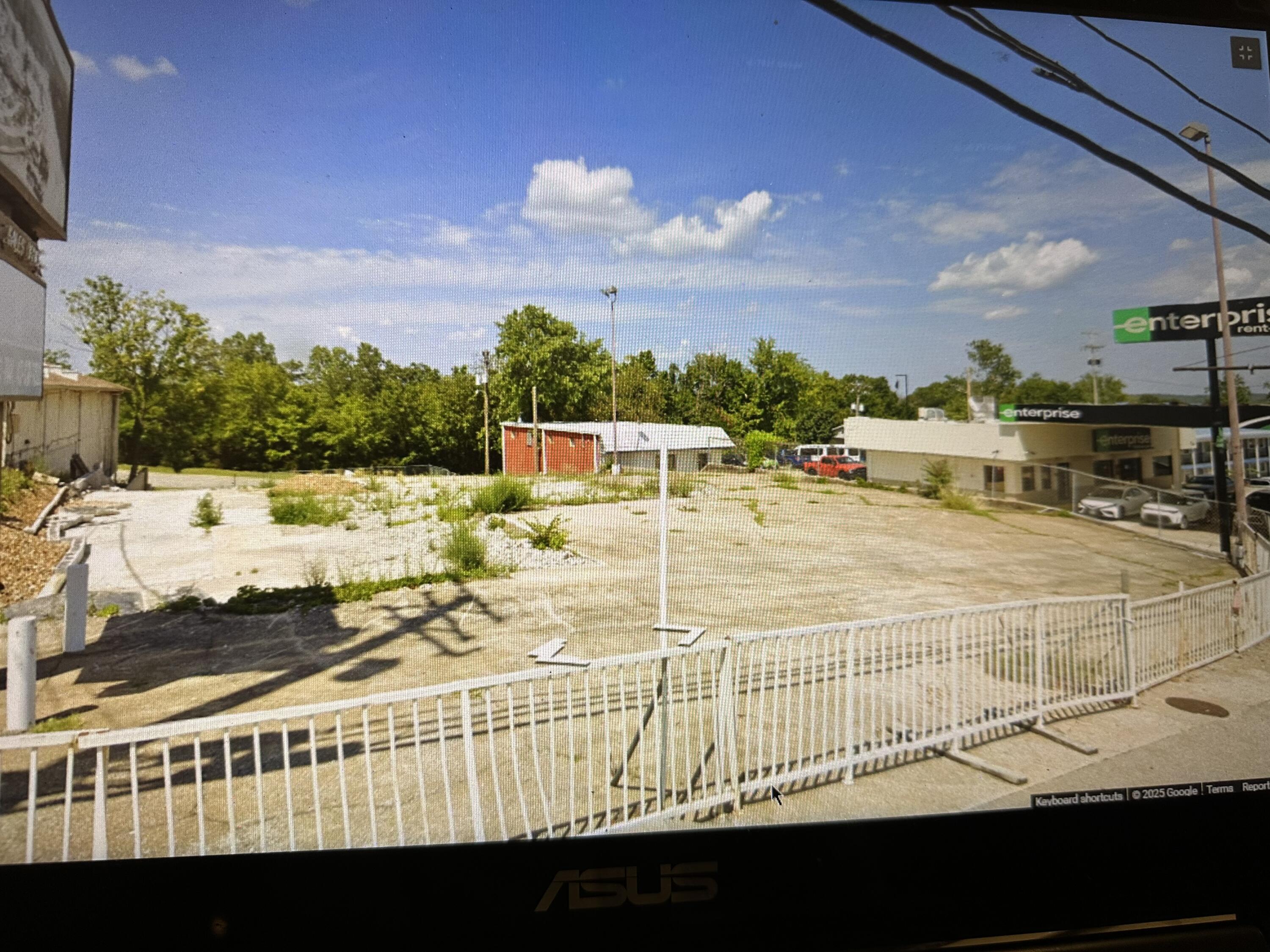 Photo 3 - Commercial Sale for sale – 1031 W Main   Branson, MO