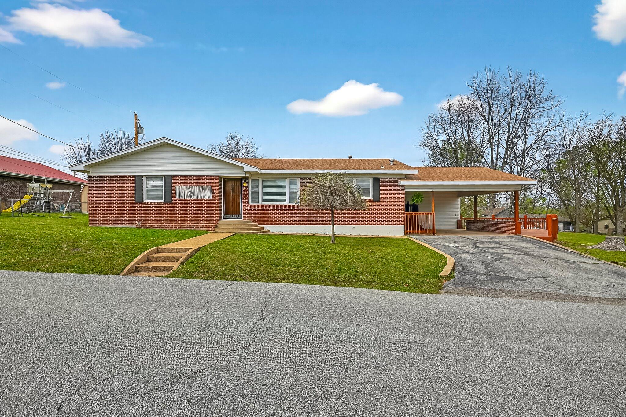 Photo 2 - Residential for sale – 157  Spring Street  Forsyth, MO