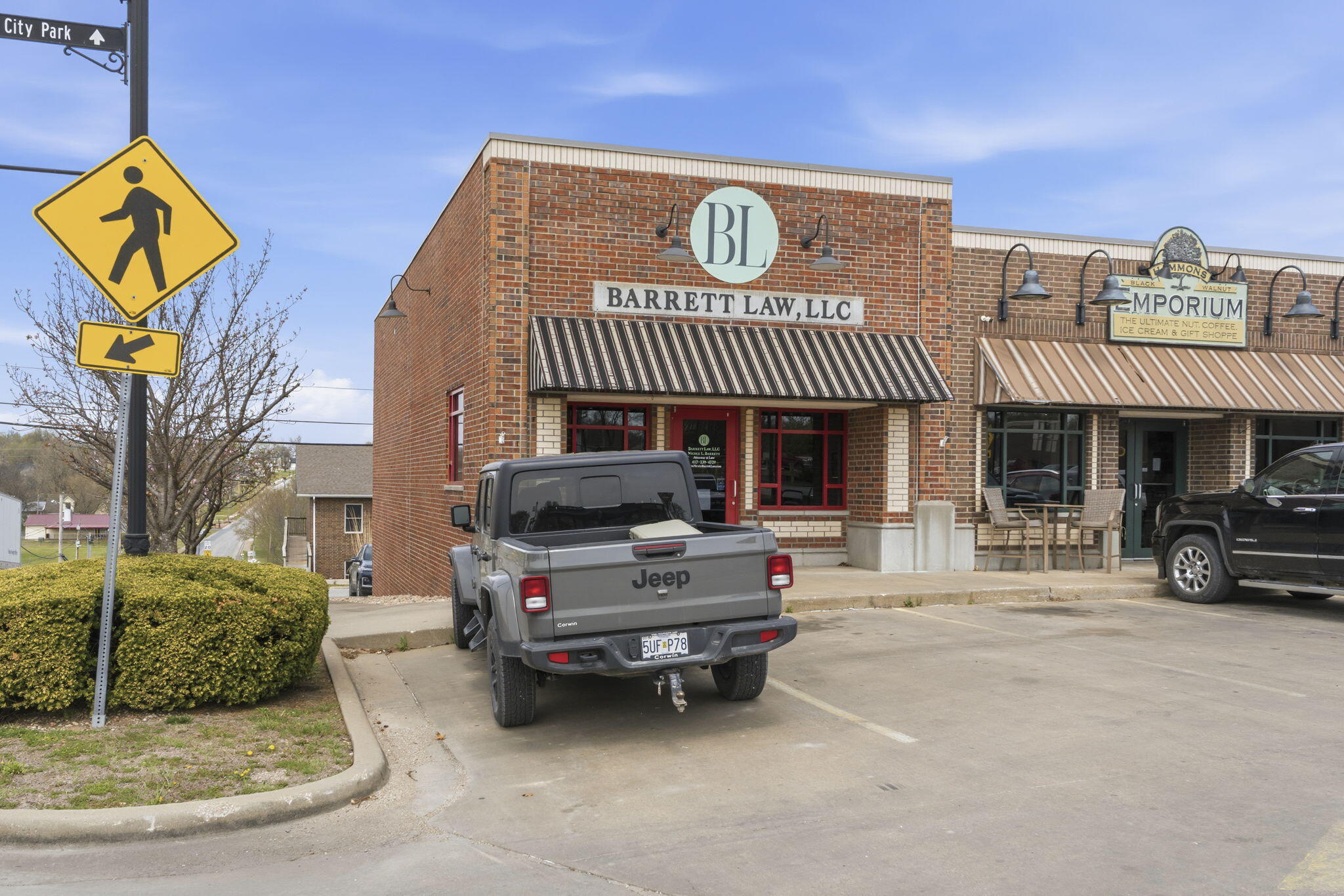 Photo 3 - Commercial Sale for sale – 1  Public Square  Stockton, MO